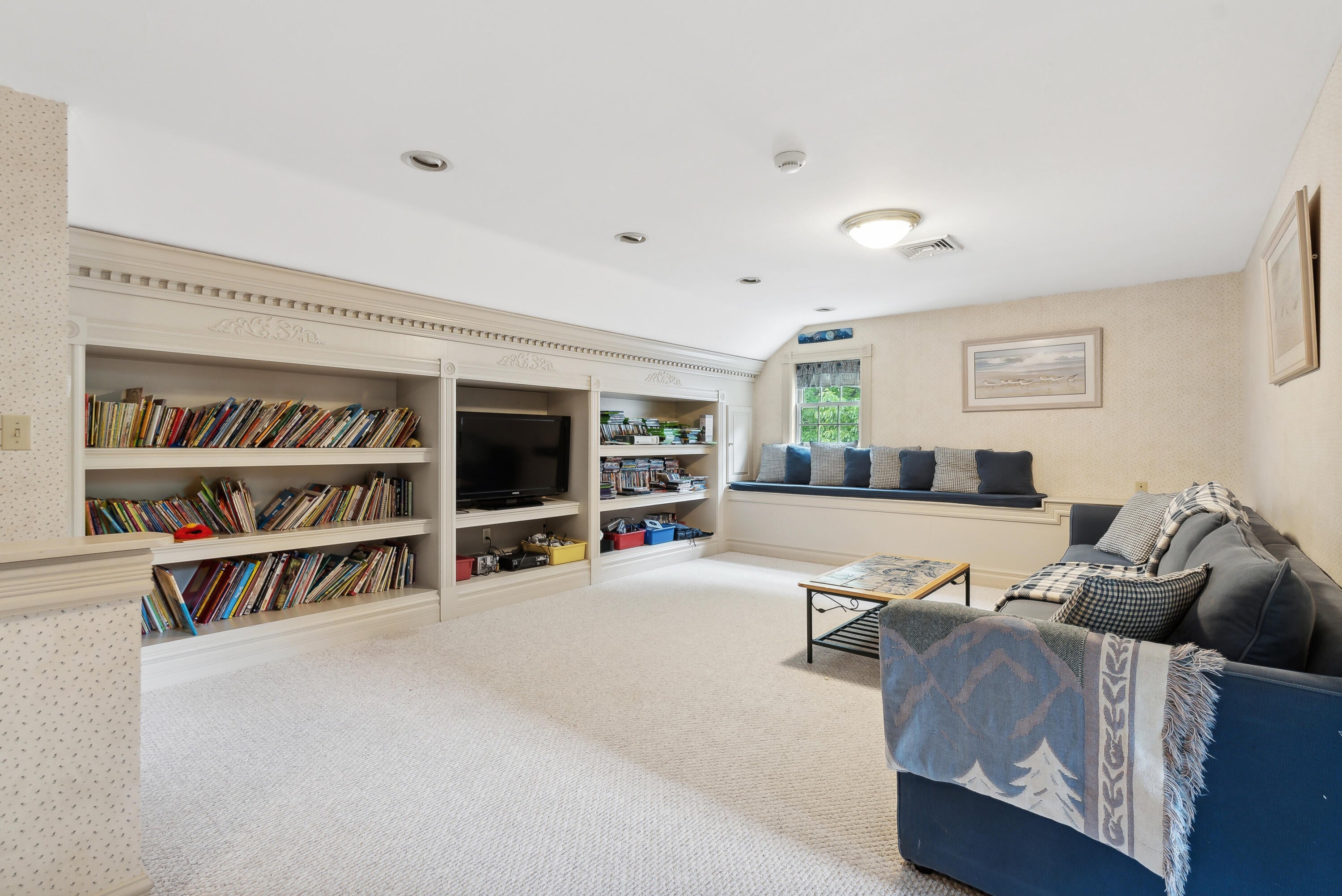 Saco, Maine, 04072, United States, 8 Bedrooms Bedrooms, ,9 BathroomsBathrooms,Residential,Active,1839757