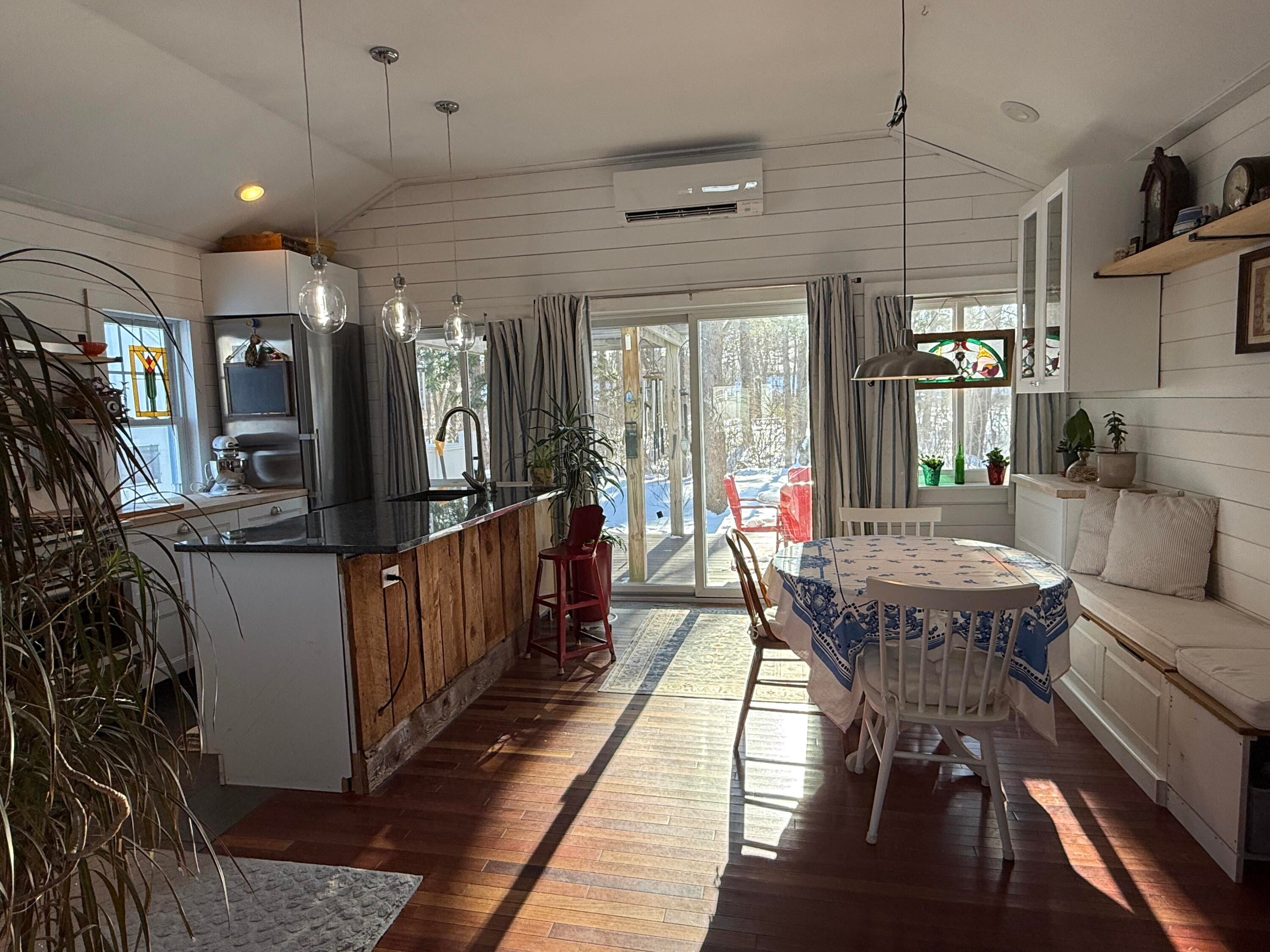 Ogunquit, Maine, 03907, United States, 6 Bedrooms Bedrooms, ,6 BathroomsBathrooms,Residential,Active,2012671