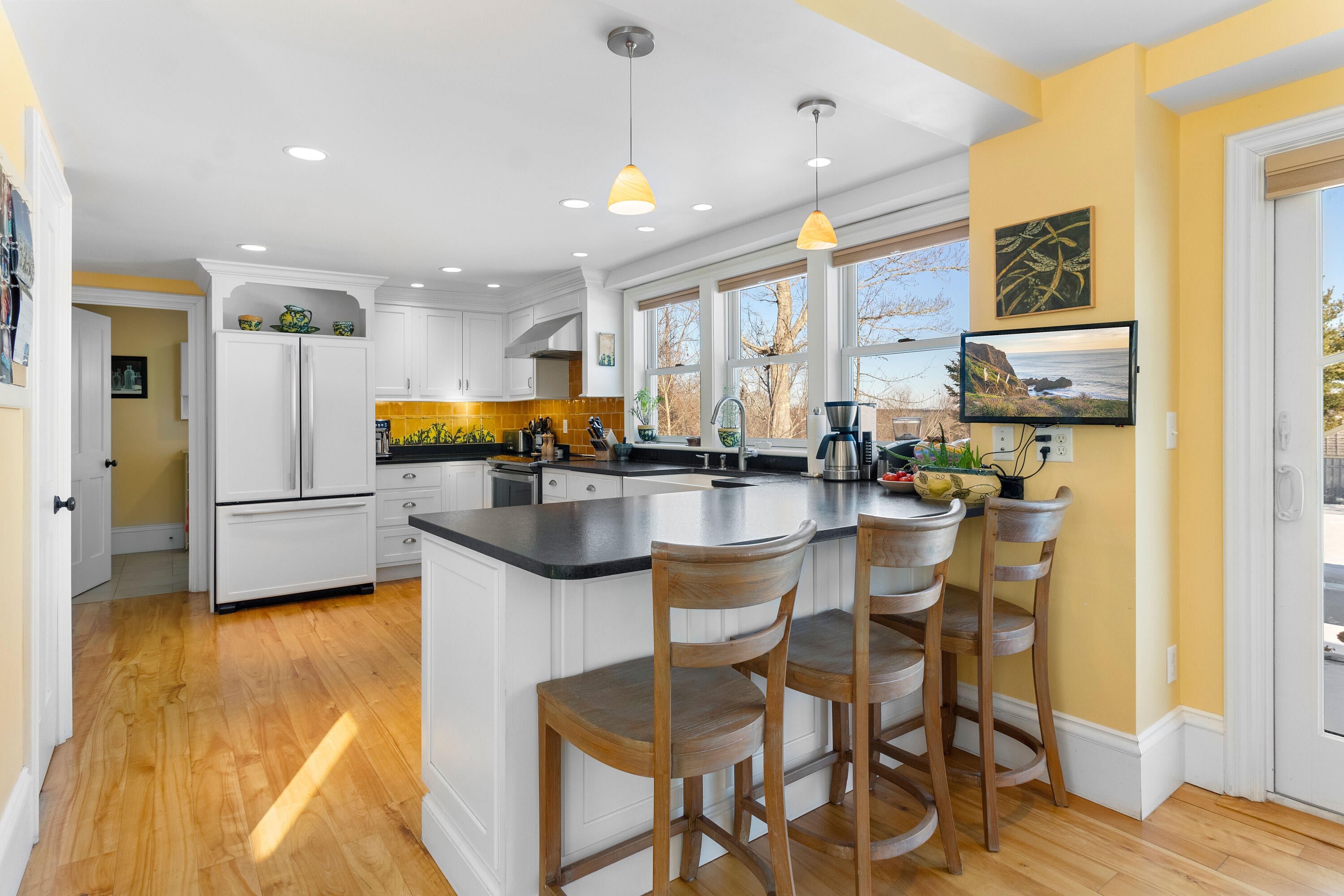 Waldoboro, Maine, 04572, United States, 4 Bedrooms Bedrooms, ,3 BathroomsBathrooms,Residential,Active,2007941