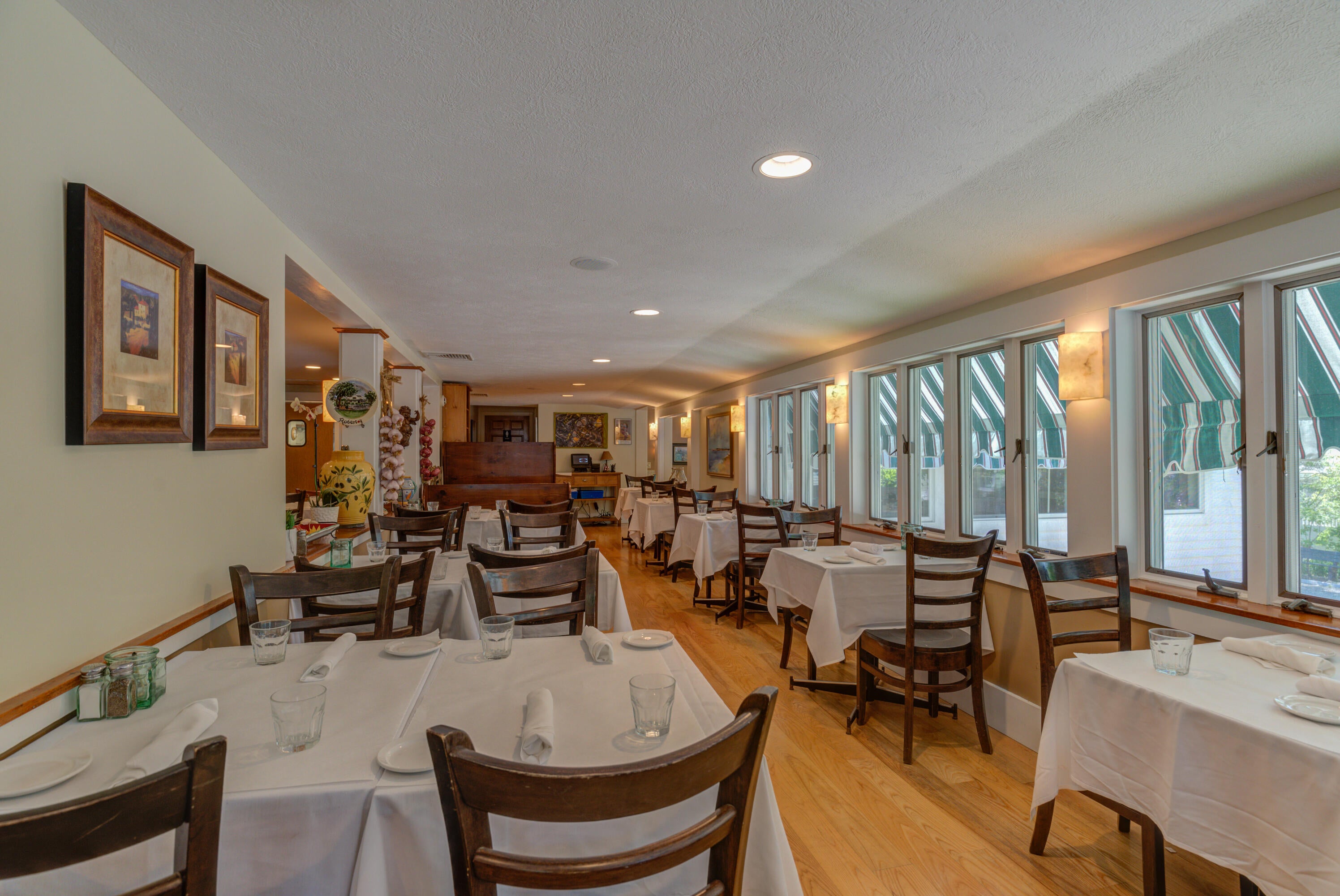 Ogunquit, Maine, 03907, United States, 2 Bedrooms Bedrooms, ,4 BathroomsBathrooms,Residential,Active,1839383