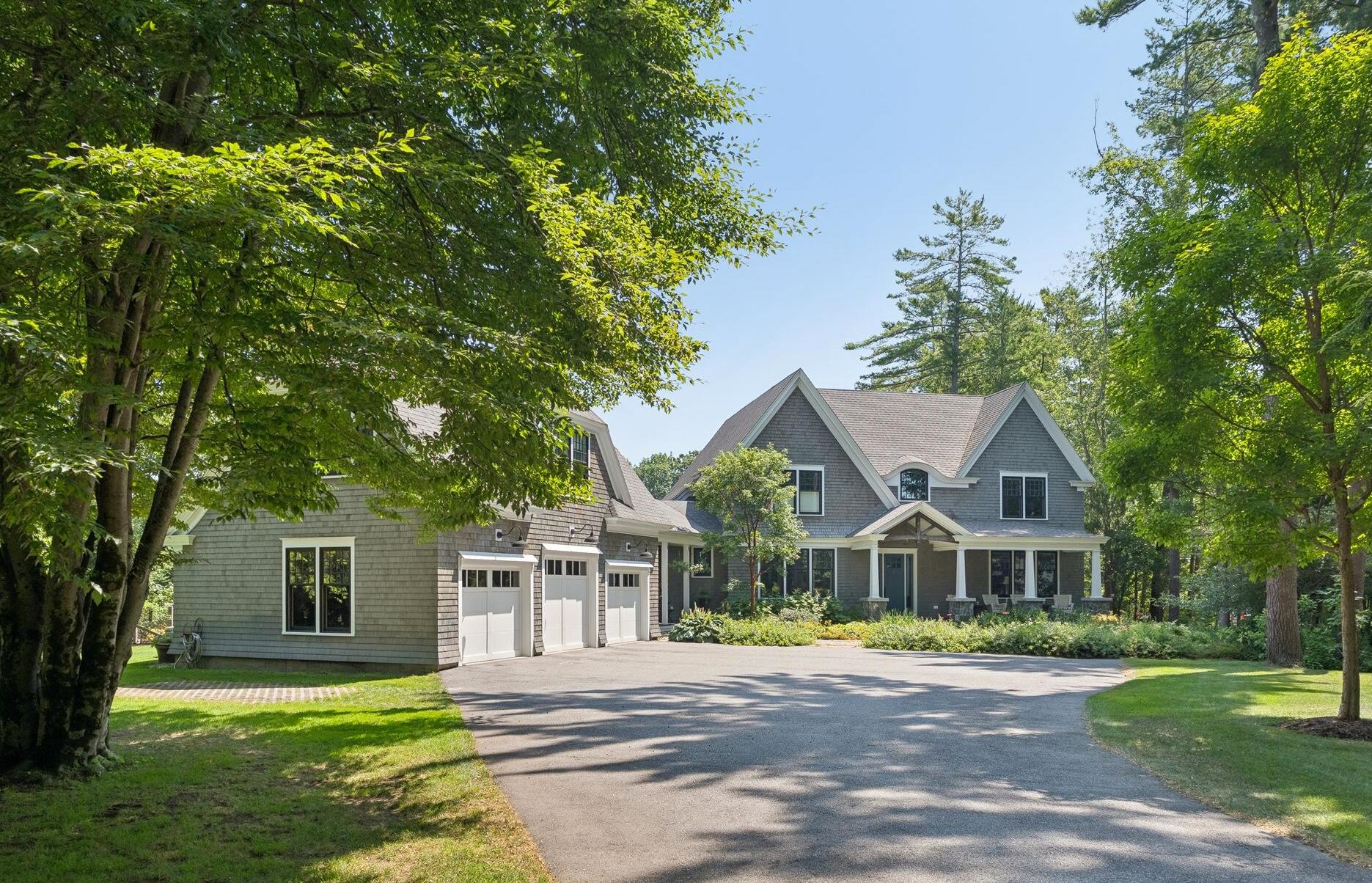 Falmouth, Maine, 04105, United States, 5 Bedrooms Bedrooms, ,6 BathroomsBathrooms,Residential,Active,1952276