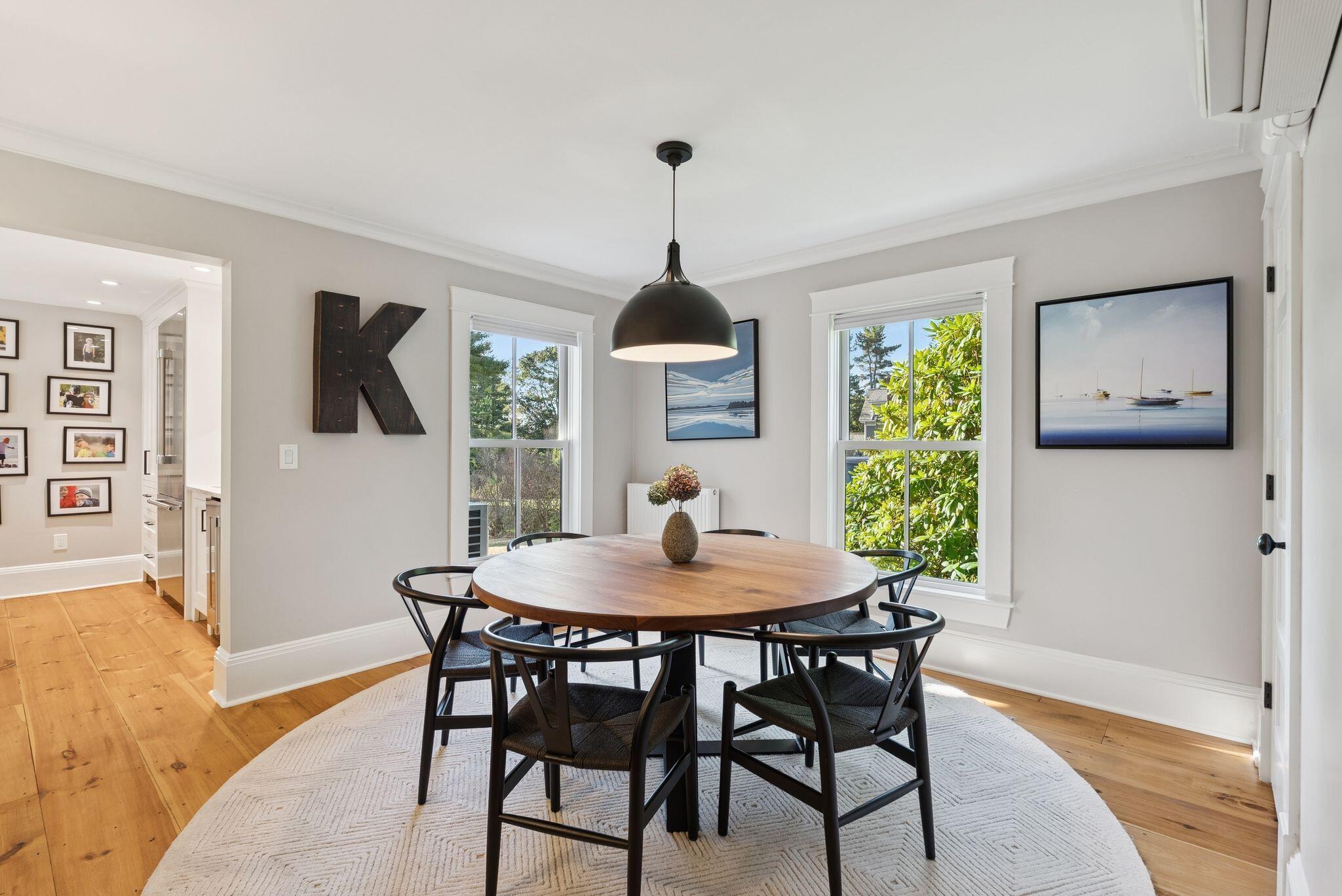 Falmouth, Maine, 04105, United States, 5 Bedrooms Bedrooms, ,4 BathroomsBathrooms,Residential,Active,1961947