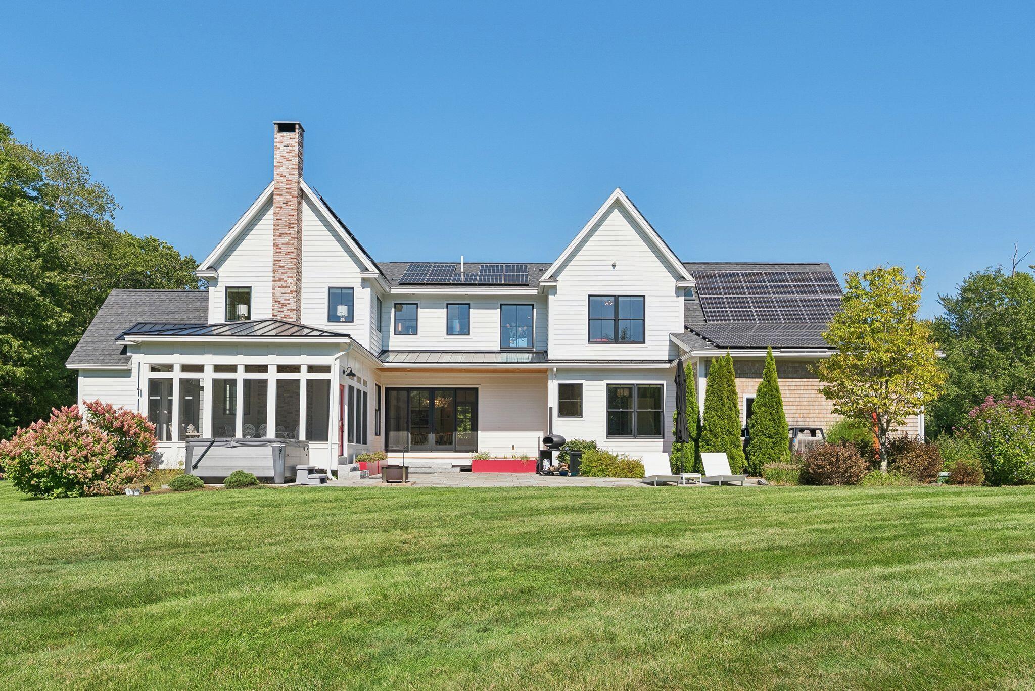 Cumberland, Maine, 04021, United States, 5 Bedrooms Bedrooms, ,4 BathroomsBathrooms,Residential,Active,1941141