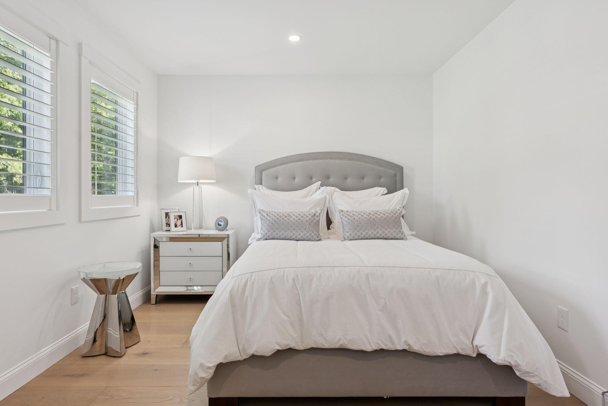 Cumberland, Maine, 04021, United States, ,5 BathroomsBathrooms,Residential,Active,1899925