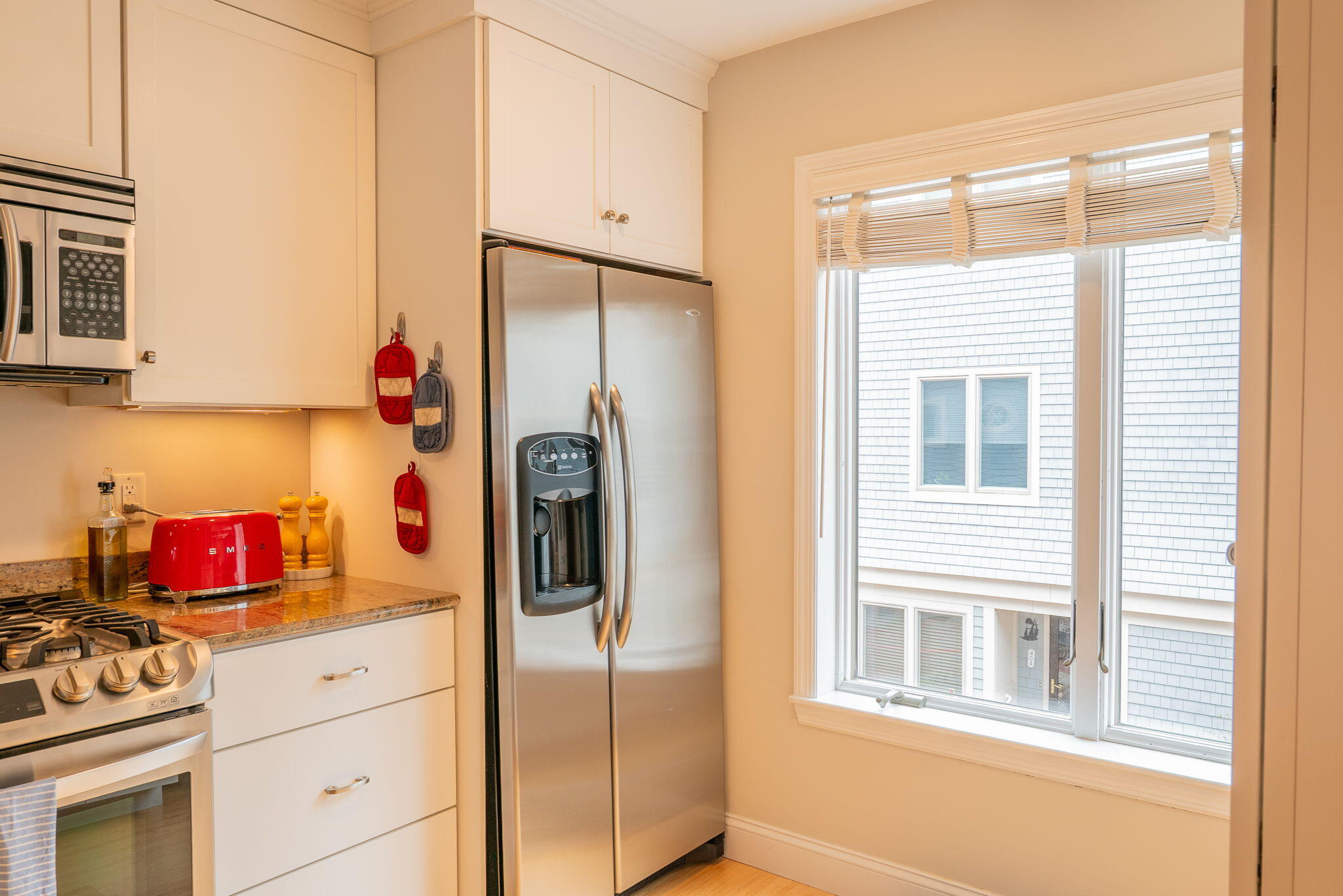 Portland, Maine, 04101, United States, 2 Bedrooms Bedrooms, ,3 BathroomsBathrooms,Residential,Active,1823987