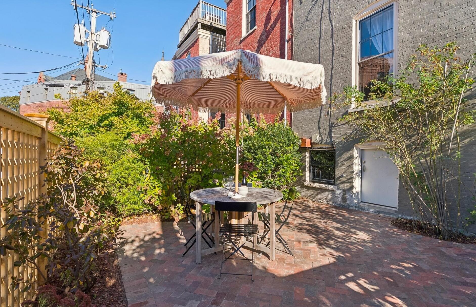 Portland, Maine, 04102, United States, 4 Bedrooms Bedrooms, ,3 BathroomsBathrooms,Residential,Active,1965802