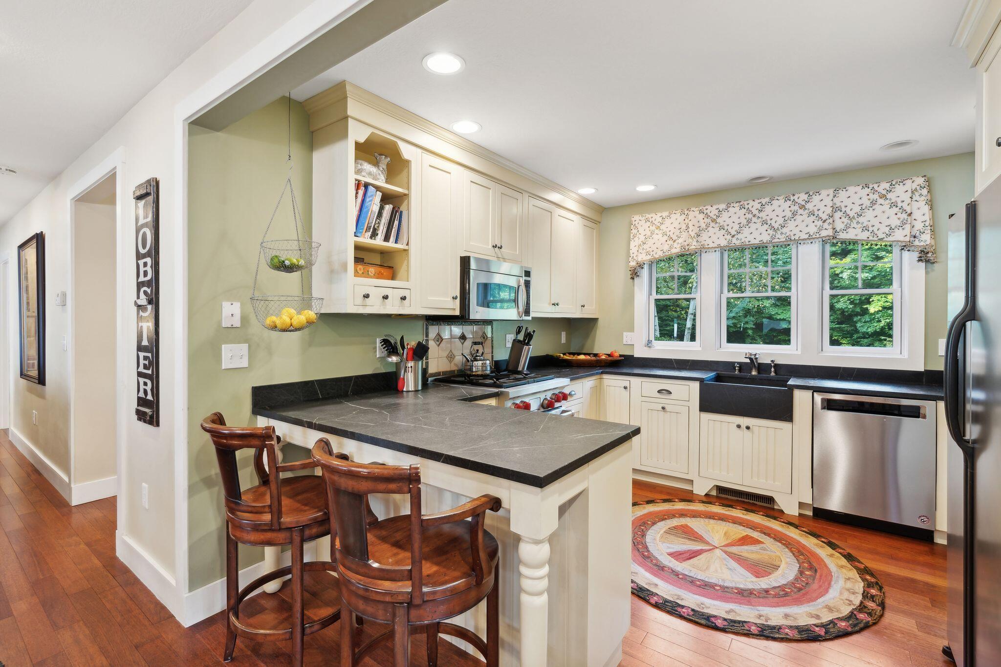 Naples, Maine, 04055, United States, 9 Bedrooms Bedrooms, ,8 BathroomsBathrooms,Residential,Active,1905064