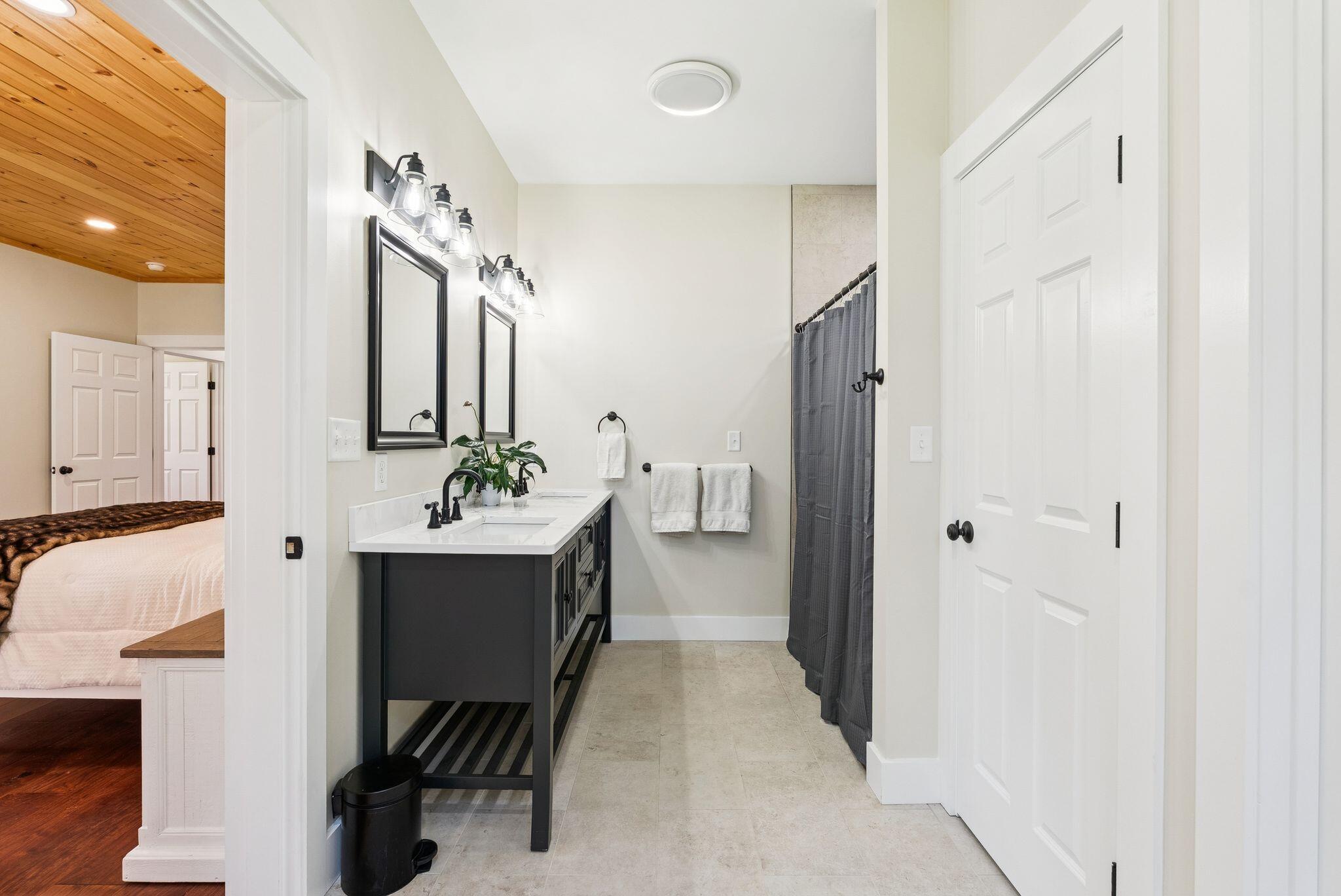 Casco, Maine, 04015, United States, 4 Bedrooms Bedrooms, ,5 BathroomsBathrooms,Residential,Active,1968106