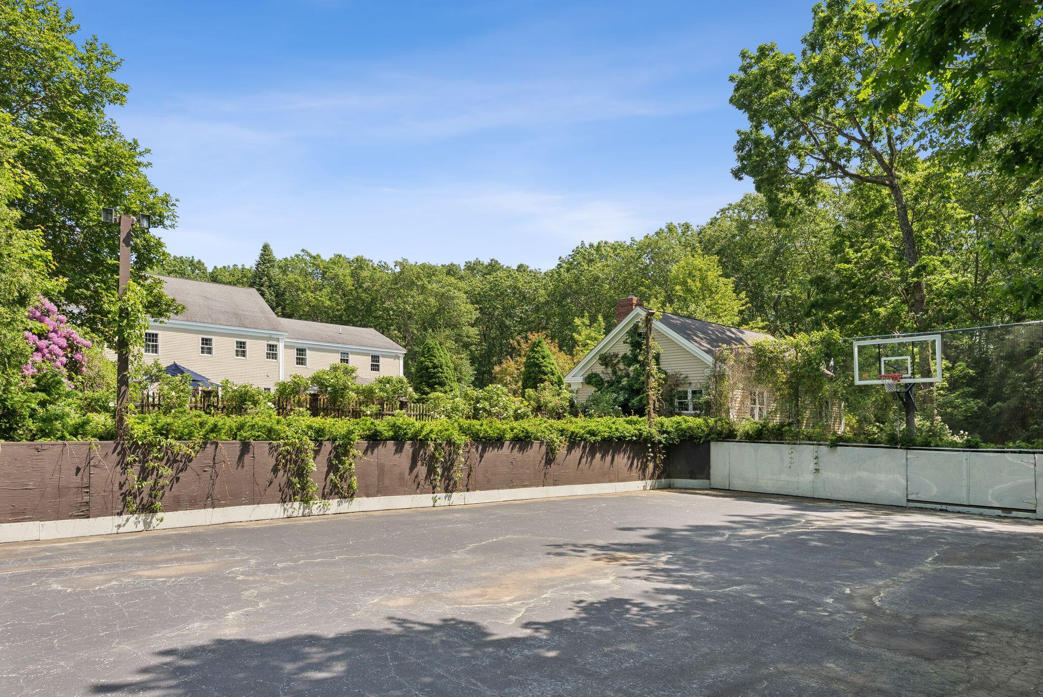 Saco, Maine, 04072, United States, 8 Bedrooms Bedrooms, ,9 BathroomsBathrooms,Residential,Active,1839757