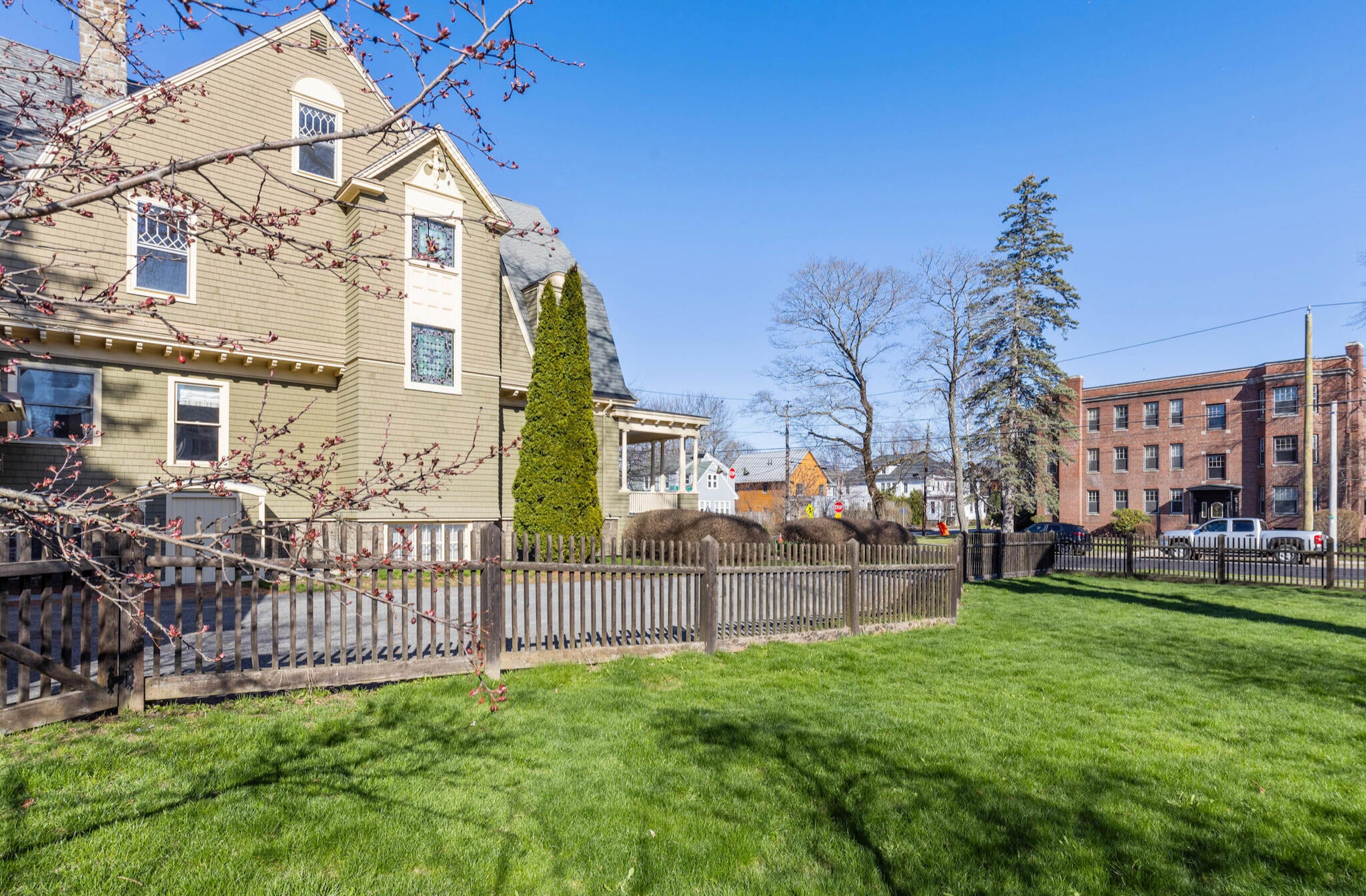 Portland, Maine, 04103, United States, 4 Bedrooms Bedrooms, ,3 BathroomsBathrooms,Residential,Active,2040217