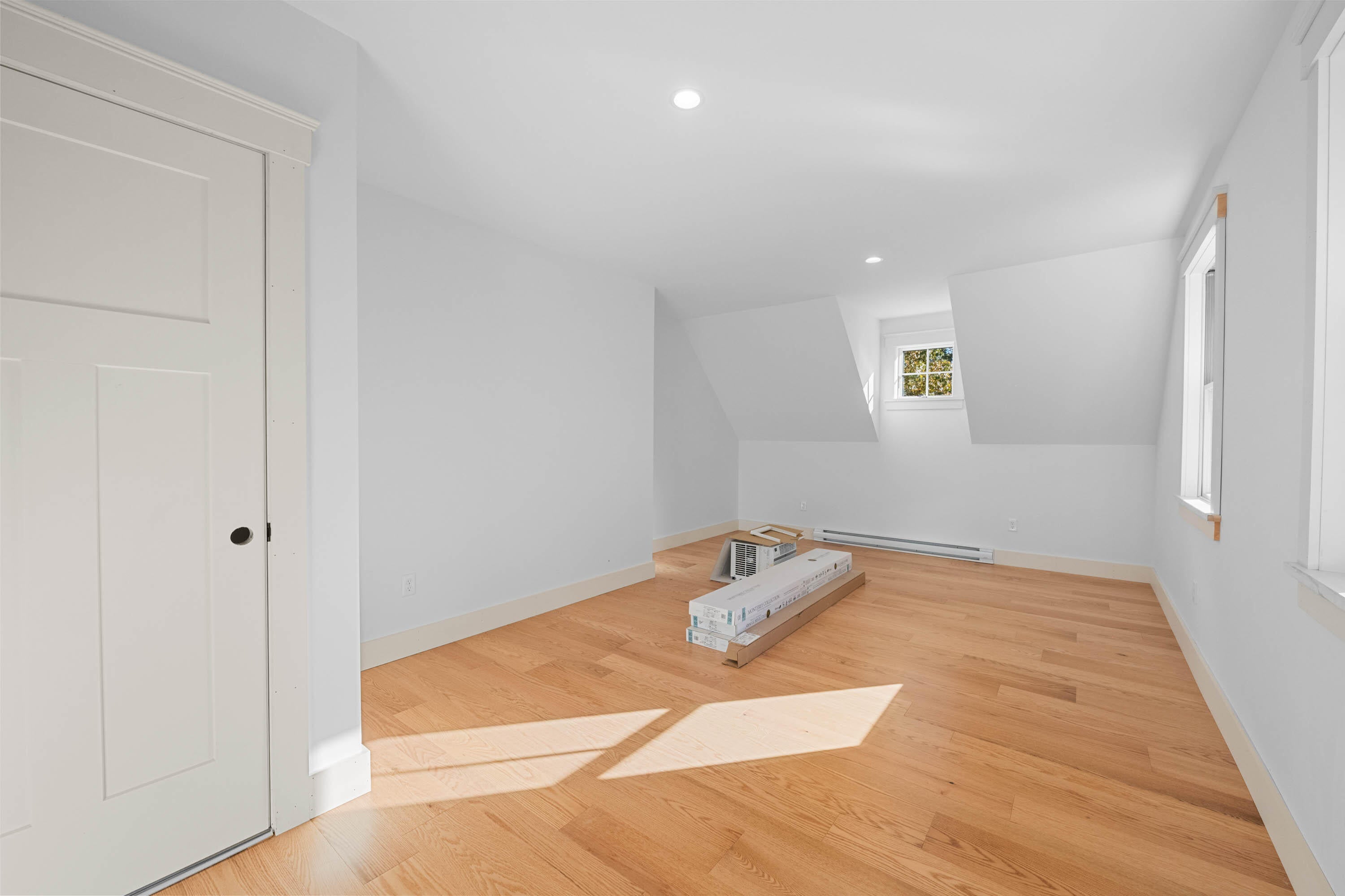 Kennebunkport, Maine, 04046, United States, 4 Bedrooms Bedrooms, ,4 BathroomsBathrooms,Residential,Active,1968434