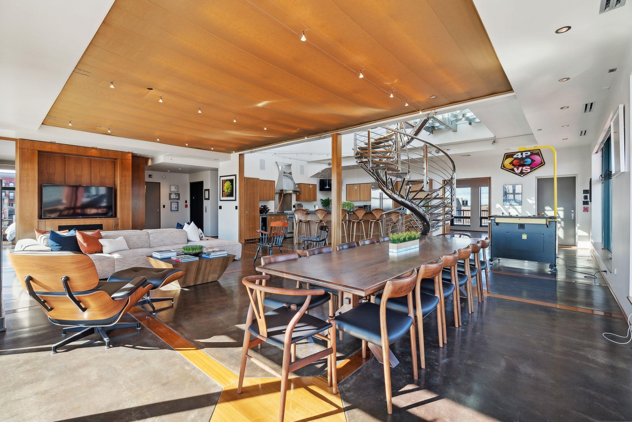 Portland, Maine, 04101, United States, 2 Bedrooms Bedrooms, ,3 BathroomsBathrooms,Residential,Active,1839414