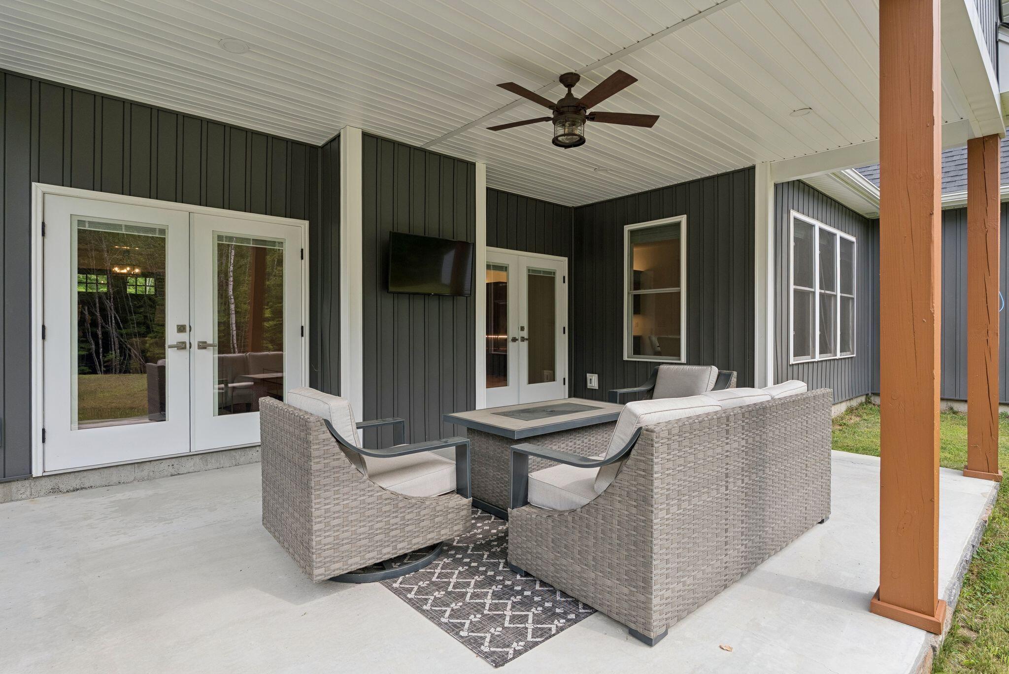 Buxton, Maine, 04093, United States, 4 Bedrooms Bedrooms, ,4 BathroomsBathrooms,Residential,Active,1909608