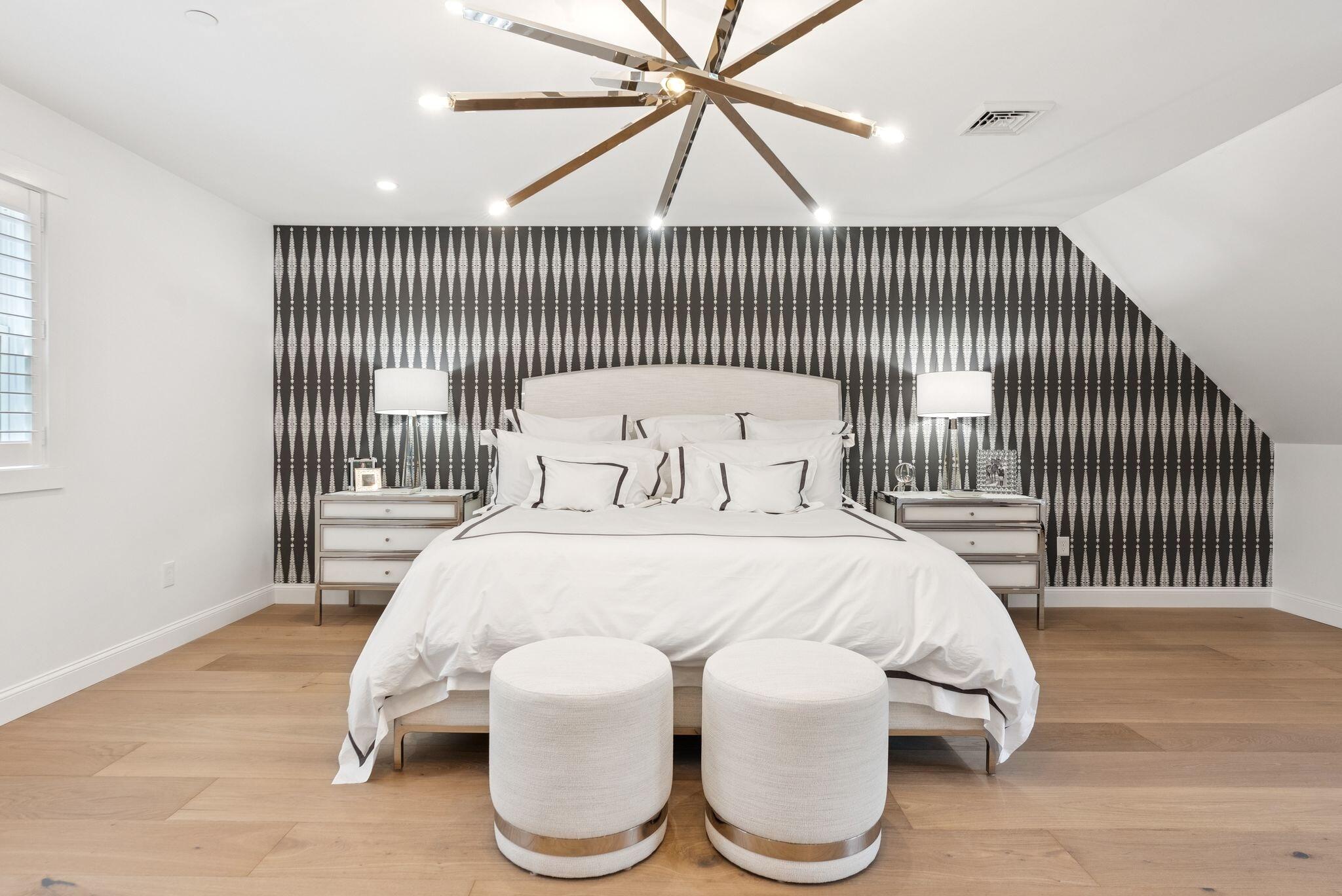 Cumberland, Maine, 04021, United States, ,5 BathroomsBathrooms,Residential,Active,1899925