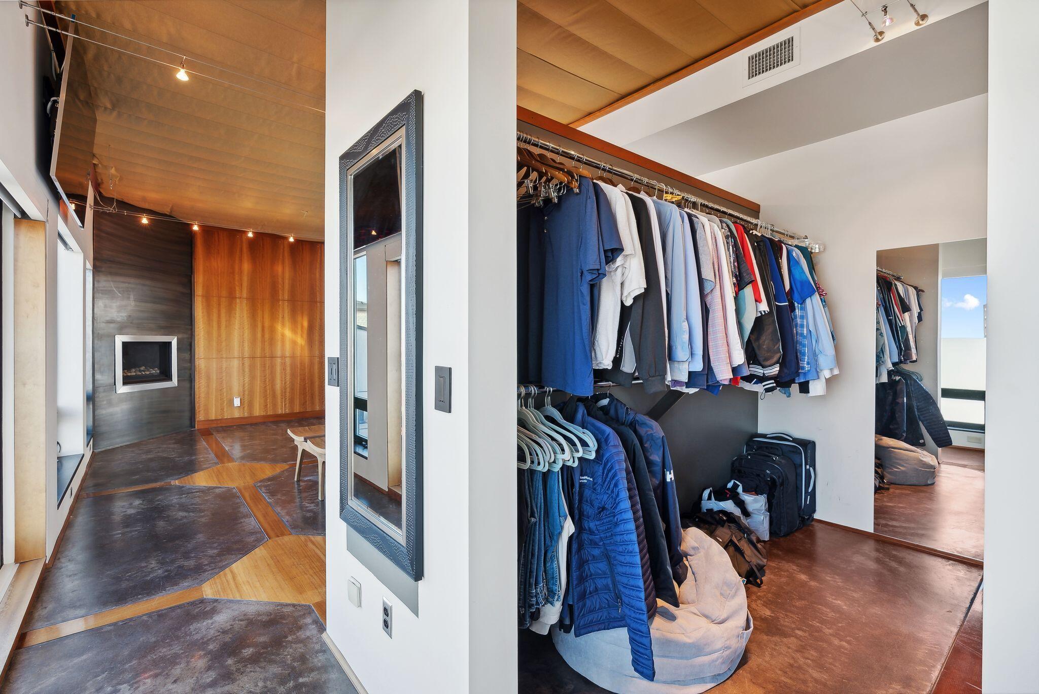 Portland, Maine, 04101, United States, 2 Bedrooms Bedrooms, ,3 BathroomsBathrooms,Residential,Active,1839414