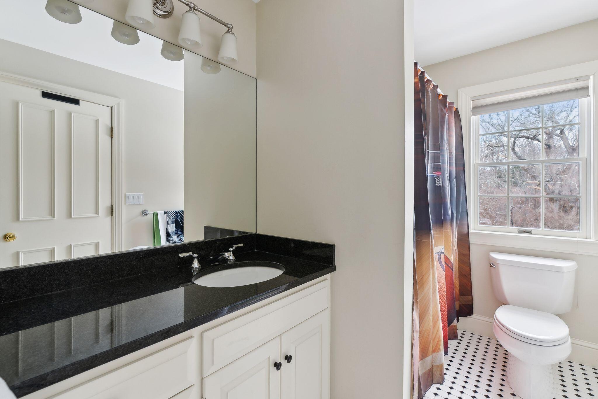 Cumberland, Maine, 04110, United States, 4 Bedrooms Bedrooms, ,5 BathroomsBathrooms,Residential,Active,1886783