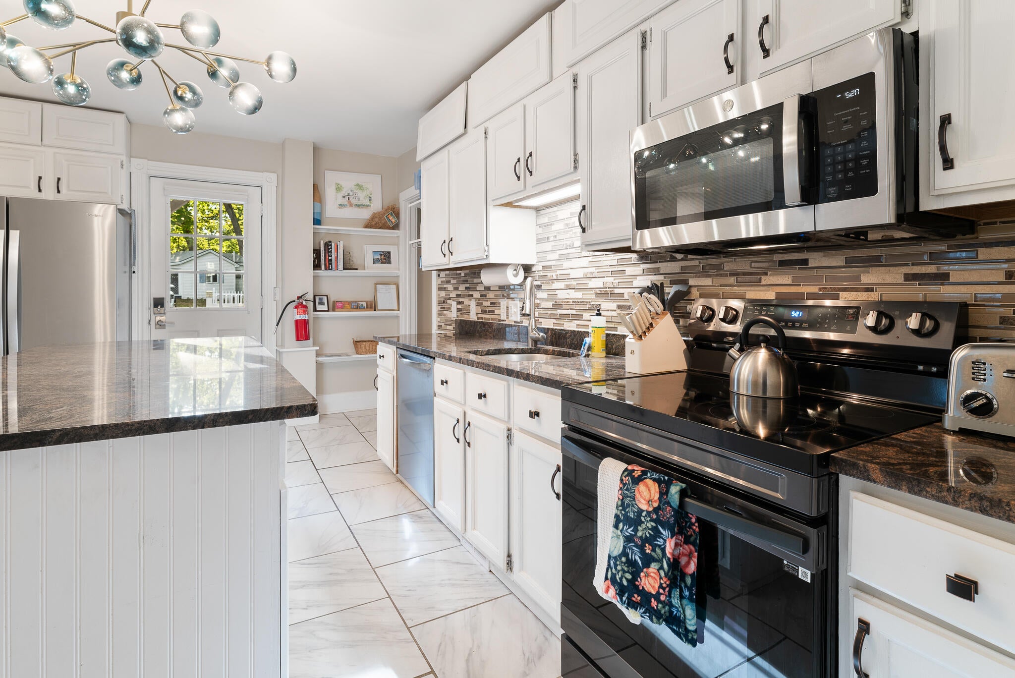 Ogunquit, Maine, 03907, United States, 7 Bedrooms Bedrooms, ,7 BathroomsBathrooms,Residential,Active,1942380