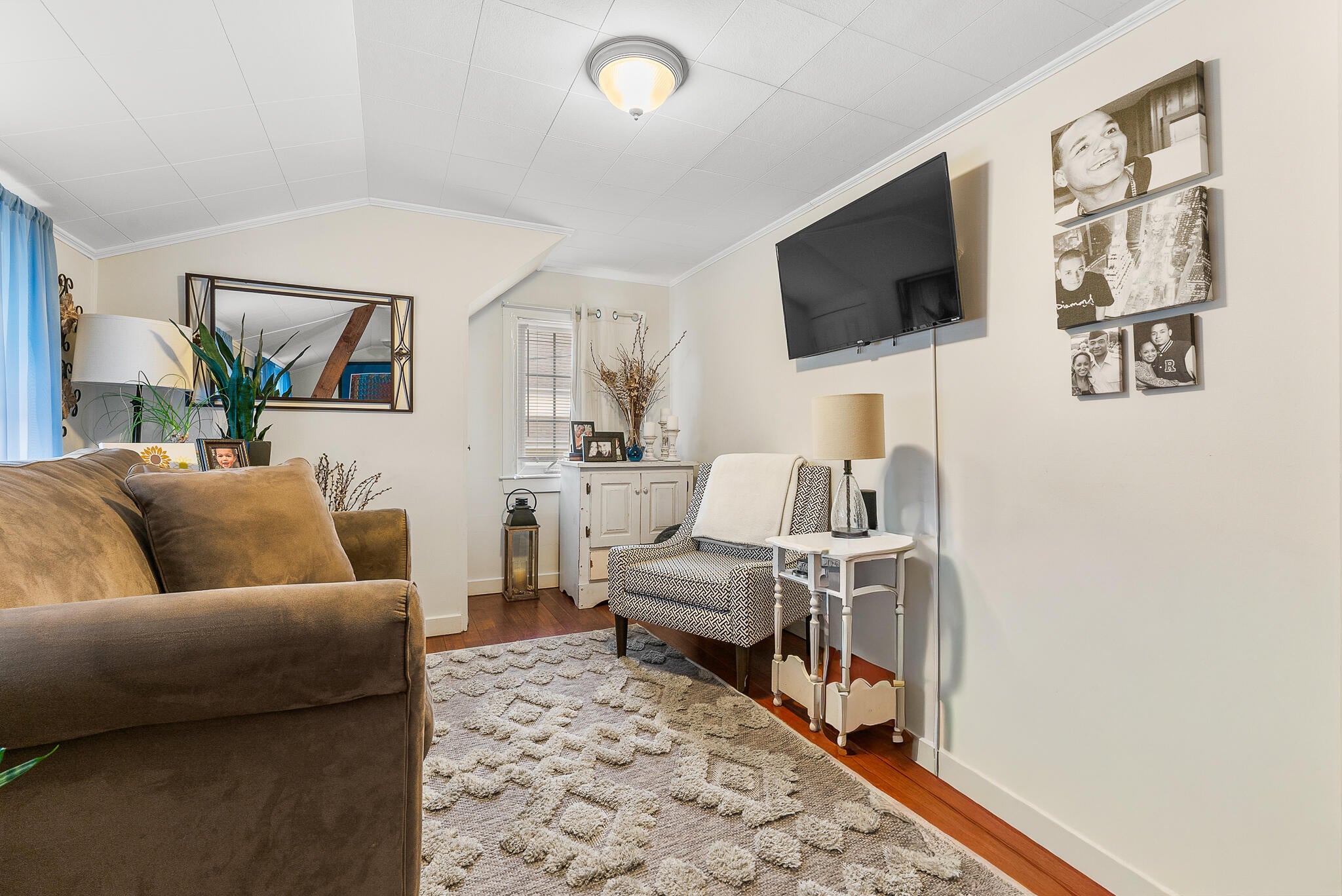 Ogunquit, Maine, 03907, United States, 1 Bedroom Bedrooms, ,2 BathroomsBathrooms,Residential,Active,1933864