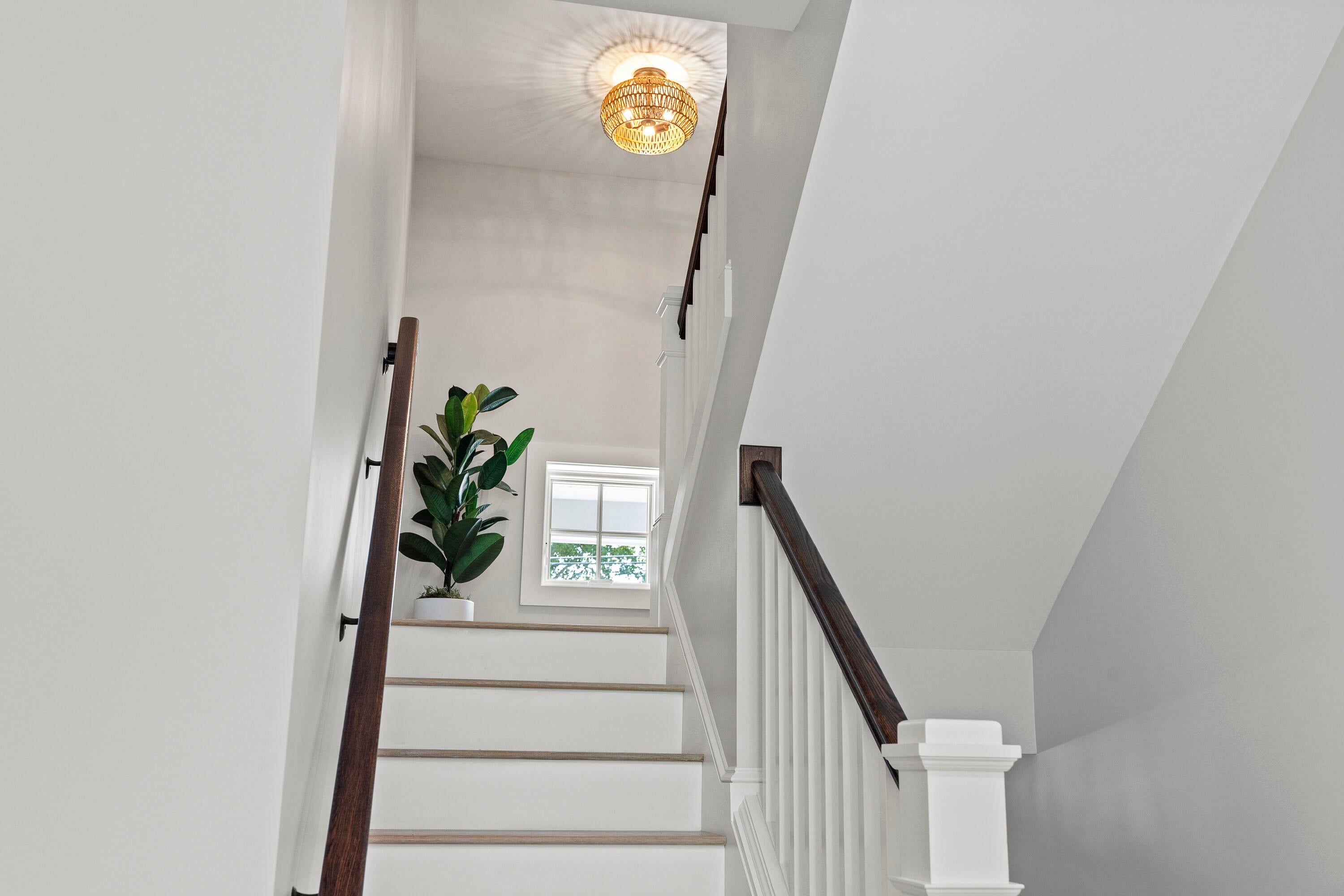 Falmouth, Maine, 04105, United States, 5 Bedrooms Bedrooms, ,6 BathroomsBathrooms,Residential,Active,2028555