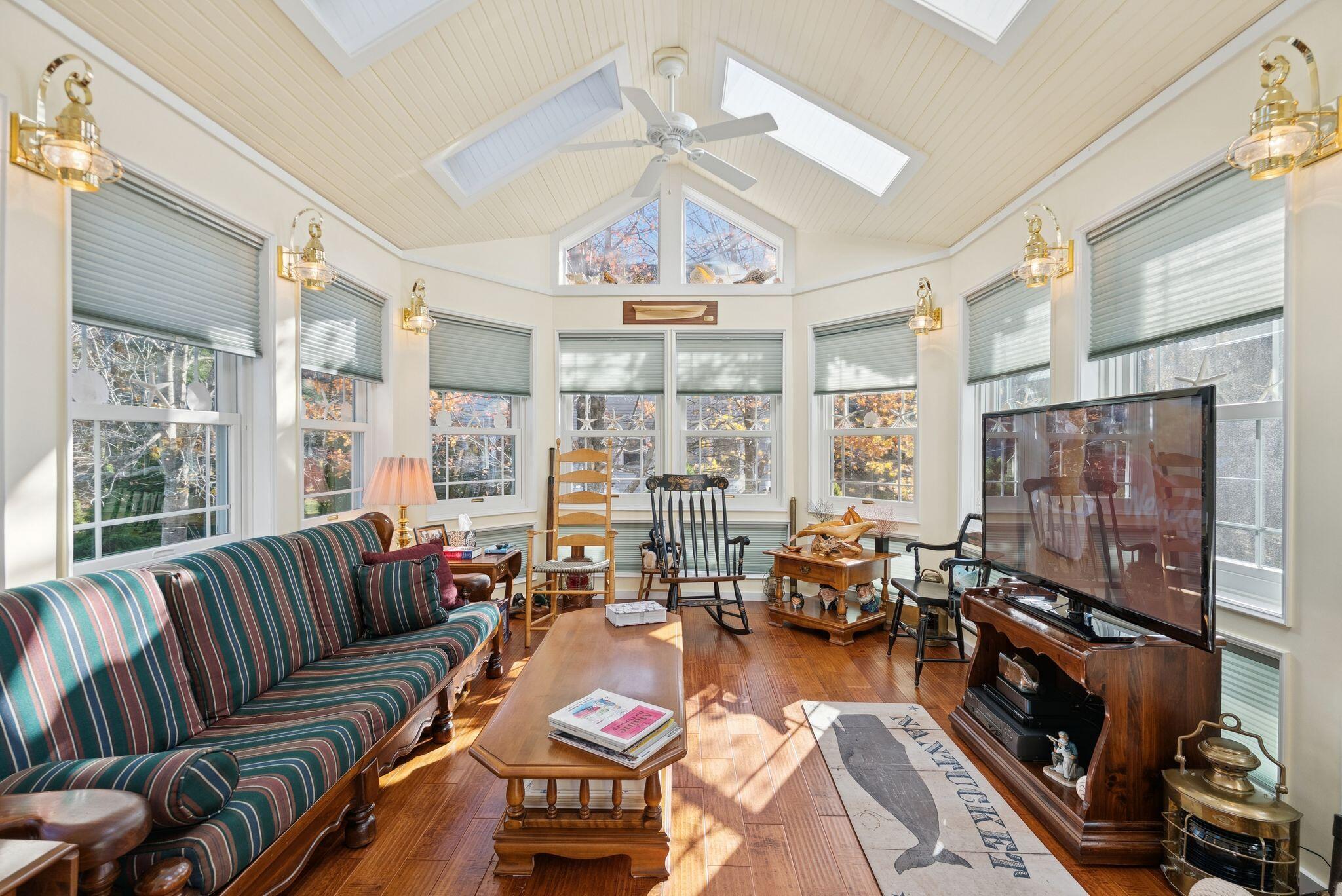 Brunswick, Maine, 04011, United States, 3 Bedrooms Bedrooms, ,3 BathroomsBathrooms,Residential,Active,1985566