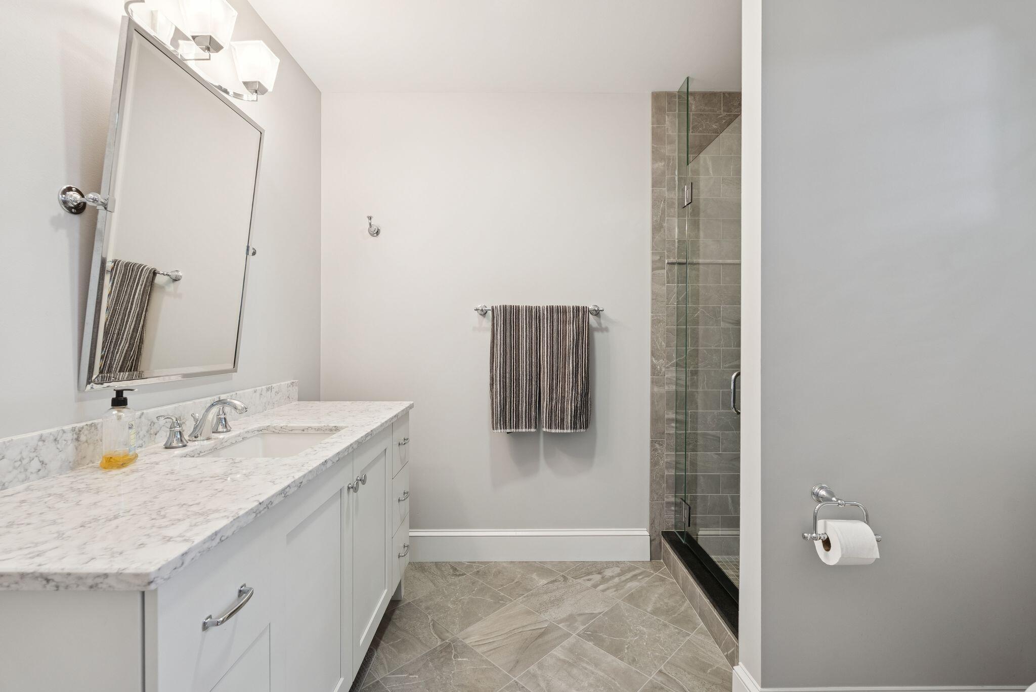 Falmouth, Maine, 04105, United States, 5 Bedrooms Bedrooms, ,6 BathroomsBathrooms,Residential,Active,1952276