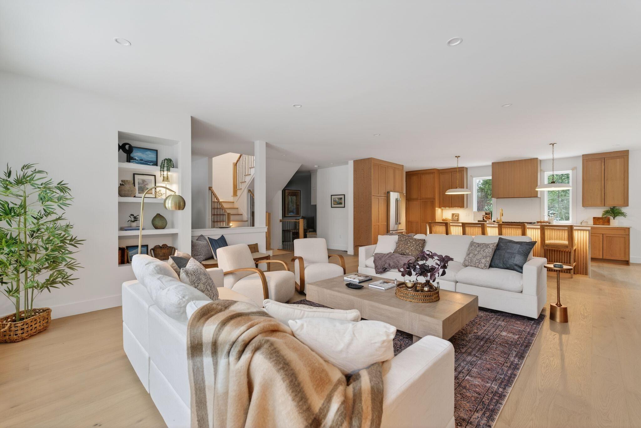 Falmouth, Maine, 04105, United States, 4 Bedrooms Bedrooms, ,4 BathroomsBathrooms,Residential,Active,2001079