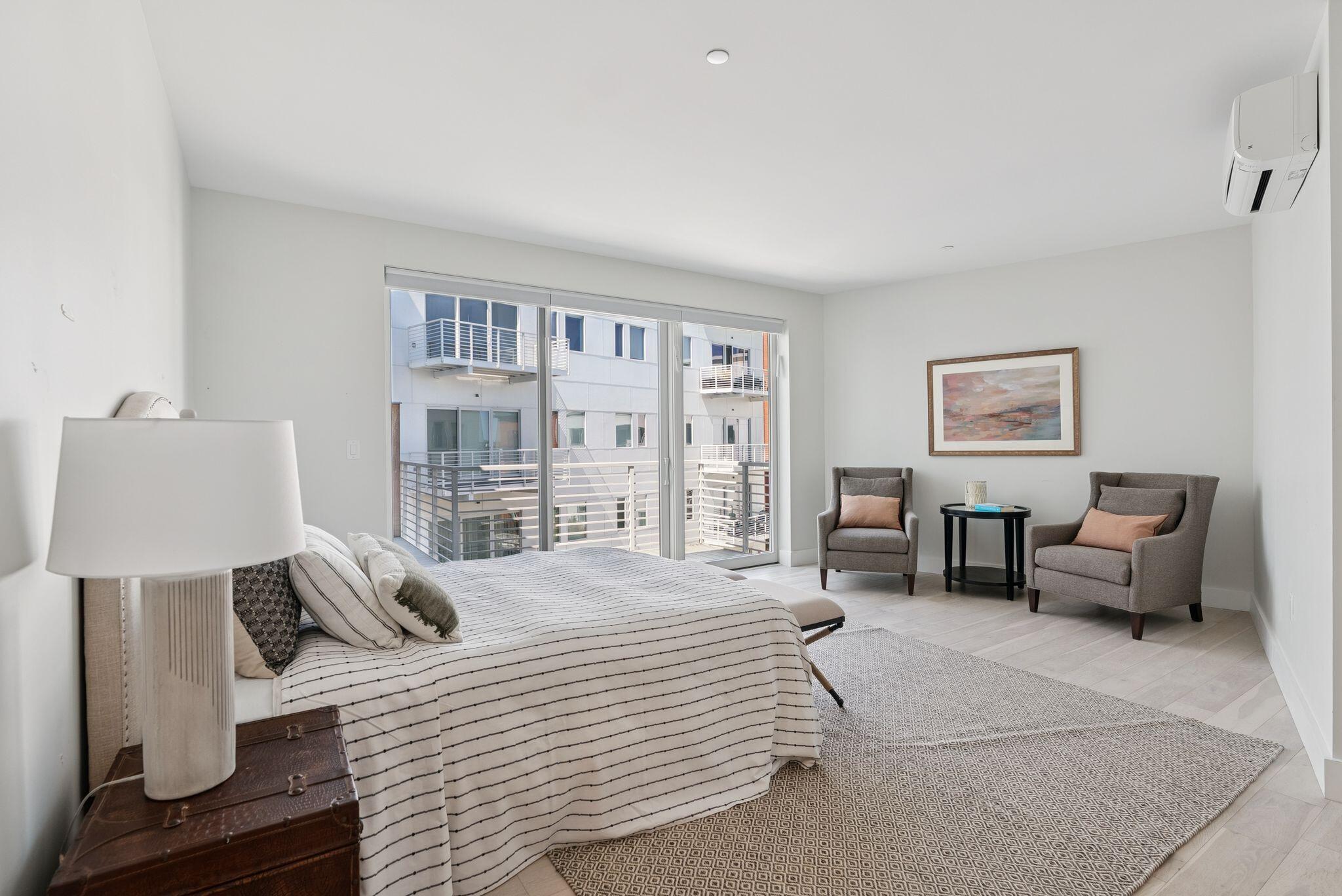 Portland, Maine, 04101, United States, 2 Bedrooms Bedrooms, ,2 BathroomsBathrooms,Residential,Active,1929690