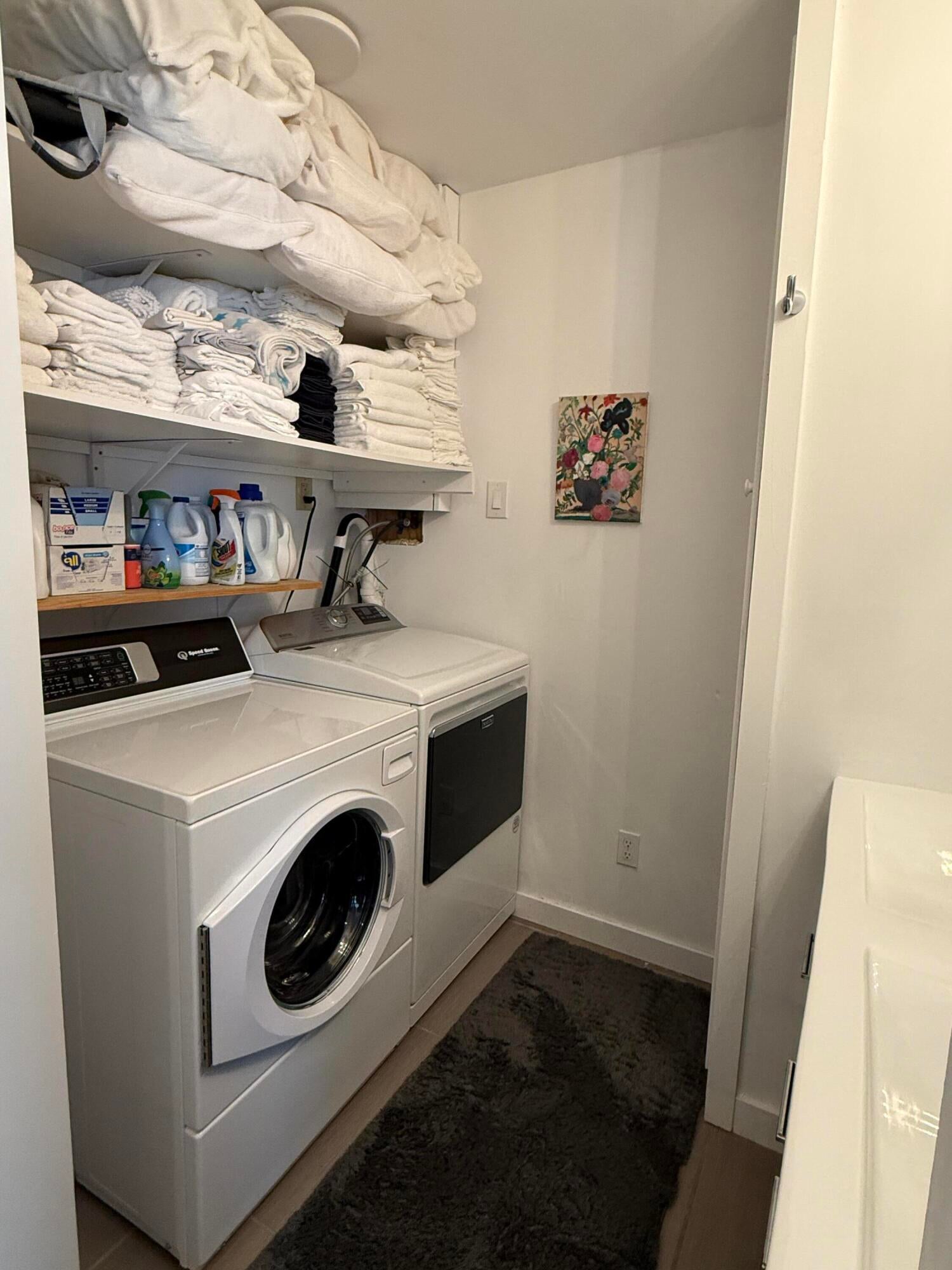 Ogunquit, Maine, 03907, United States, 6 Bedrooms Bedrooms, ,6 BathroomsBathrooms,Residential,Active,2012671