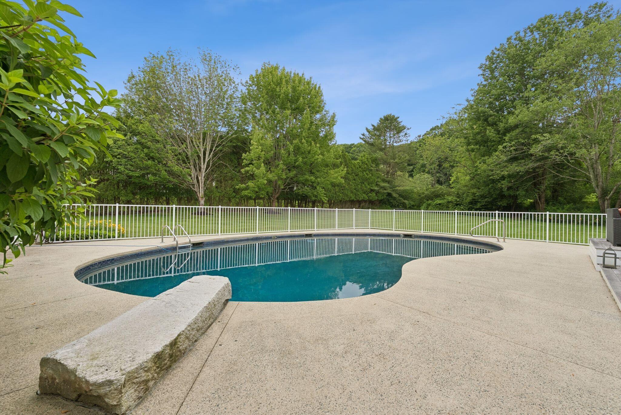 Cumberland, Maine, 04110, United States, 4 Bedrooms Bedrooms, ,5 BathroomsBathrooms,Residential,Active,1886783