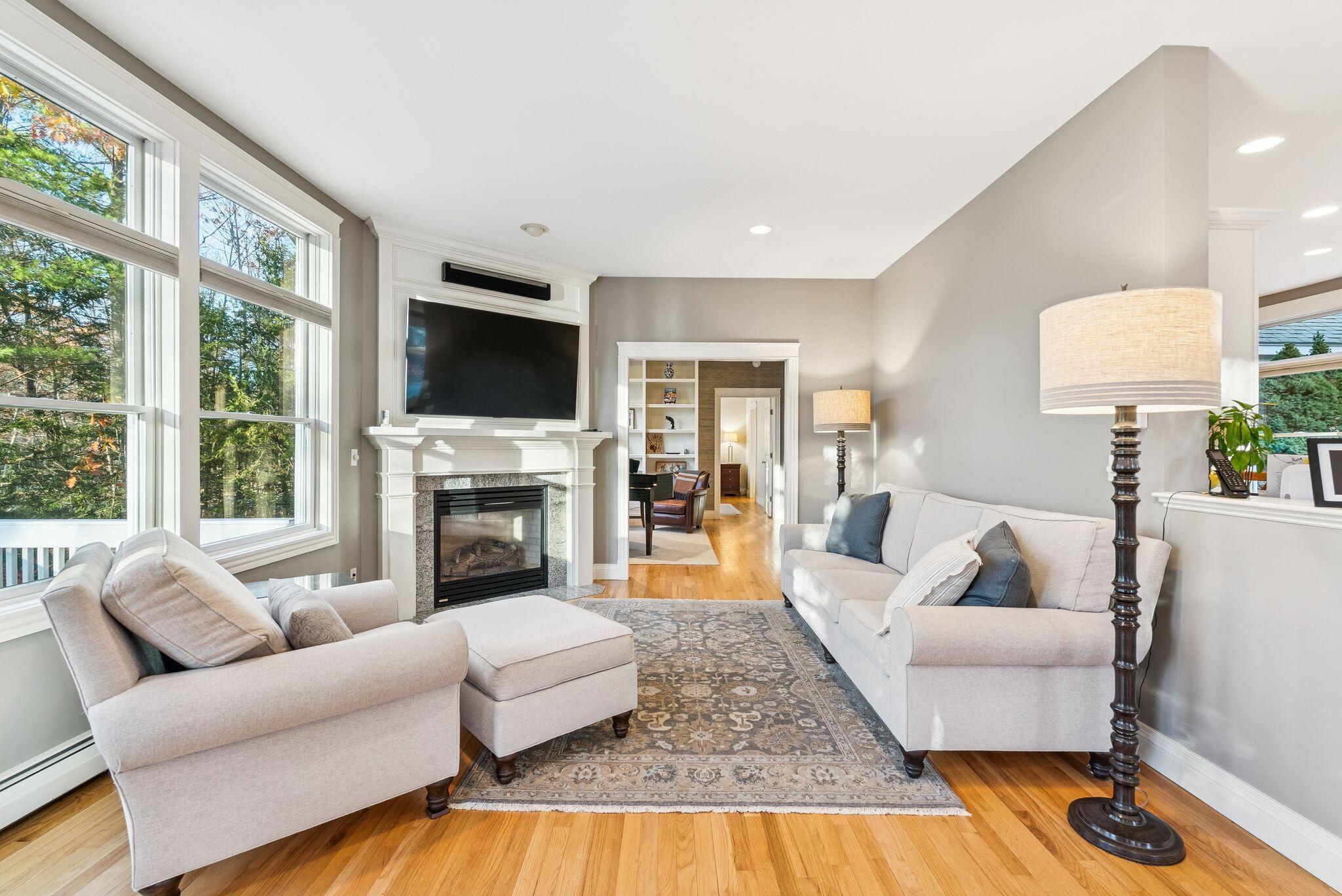 Falmouth, Maine, 04105, United States, 5 Bedrooms Bedrooms, ,4 BathroomsBathrooms,Residential,Active,2002327