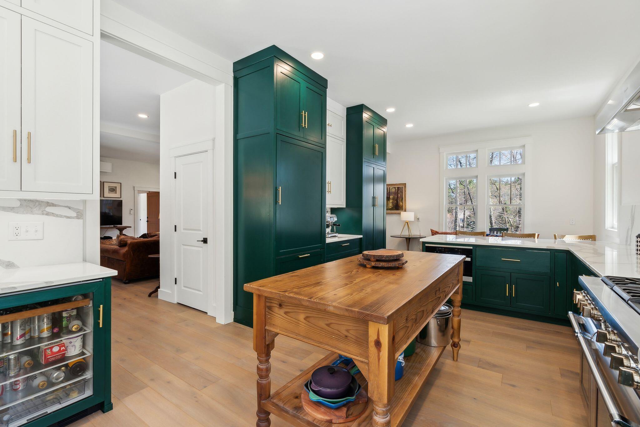 Falmouth, Maine, 04105, United States, 5 Bedrooms Bedrooms, ,5 BathroomsBathrooms,Residential,Active,1798129