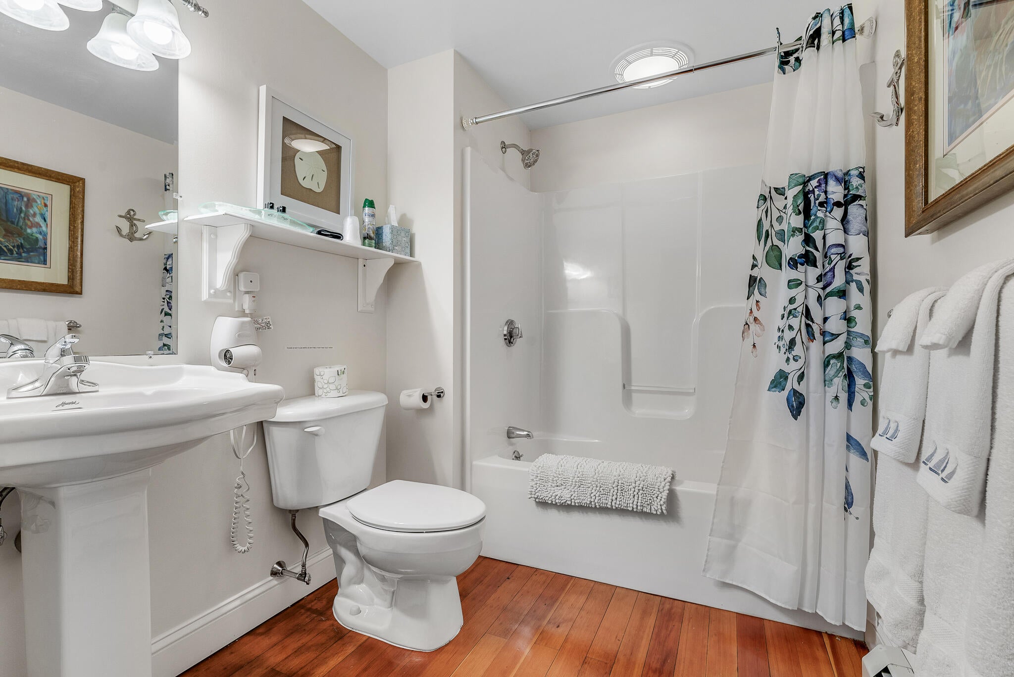 Wells, Maine, 04090, United States, 7 Bedrooms Bedrooms, ,8 BathroomsBathrooms,Residential,Active,2006791