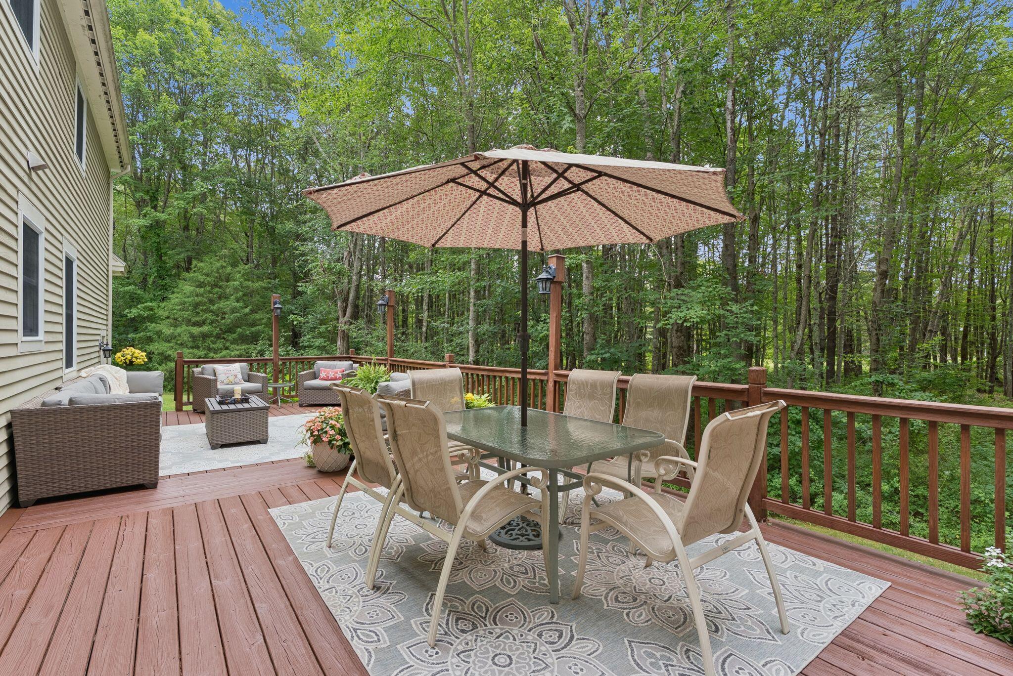 Falmouth, Maine, 04105, United States, 4 Bedrooms Bedrooms, ,3 BathroomsBathrooms,Residential,Active,1920228