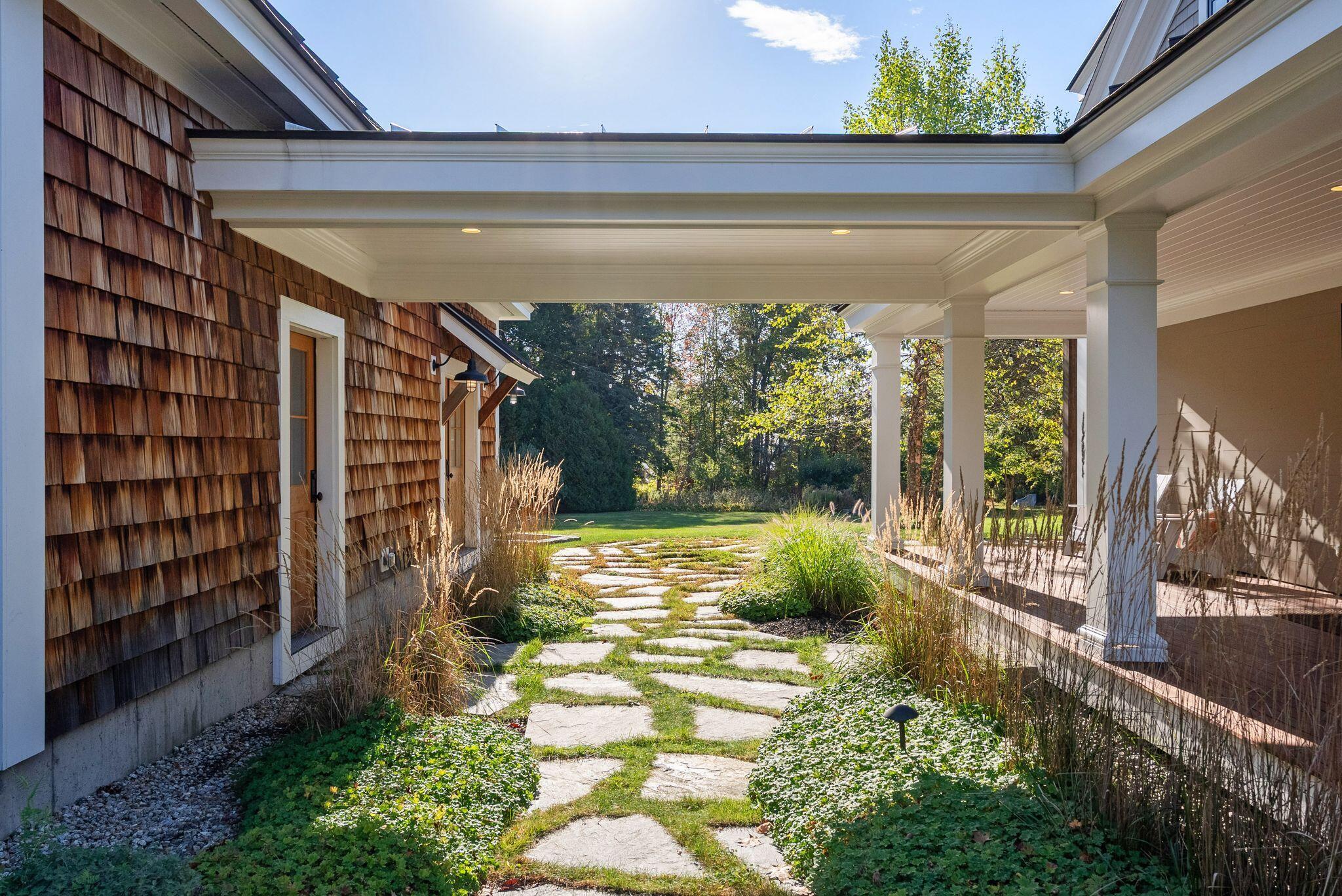 Falmouth, Maine, 04105, United States, 5 Bedrooms Bedrooms, ,4 BathroomsBathrooms,Residential,Active,1961947
