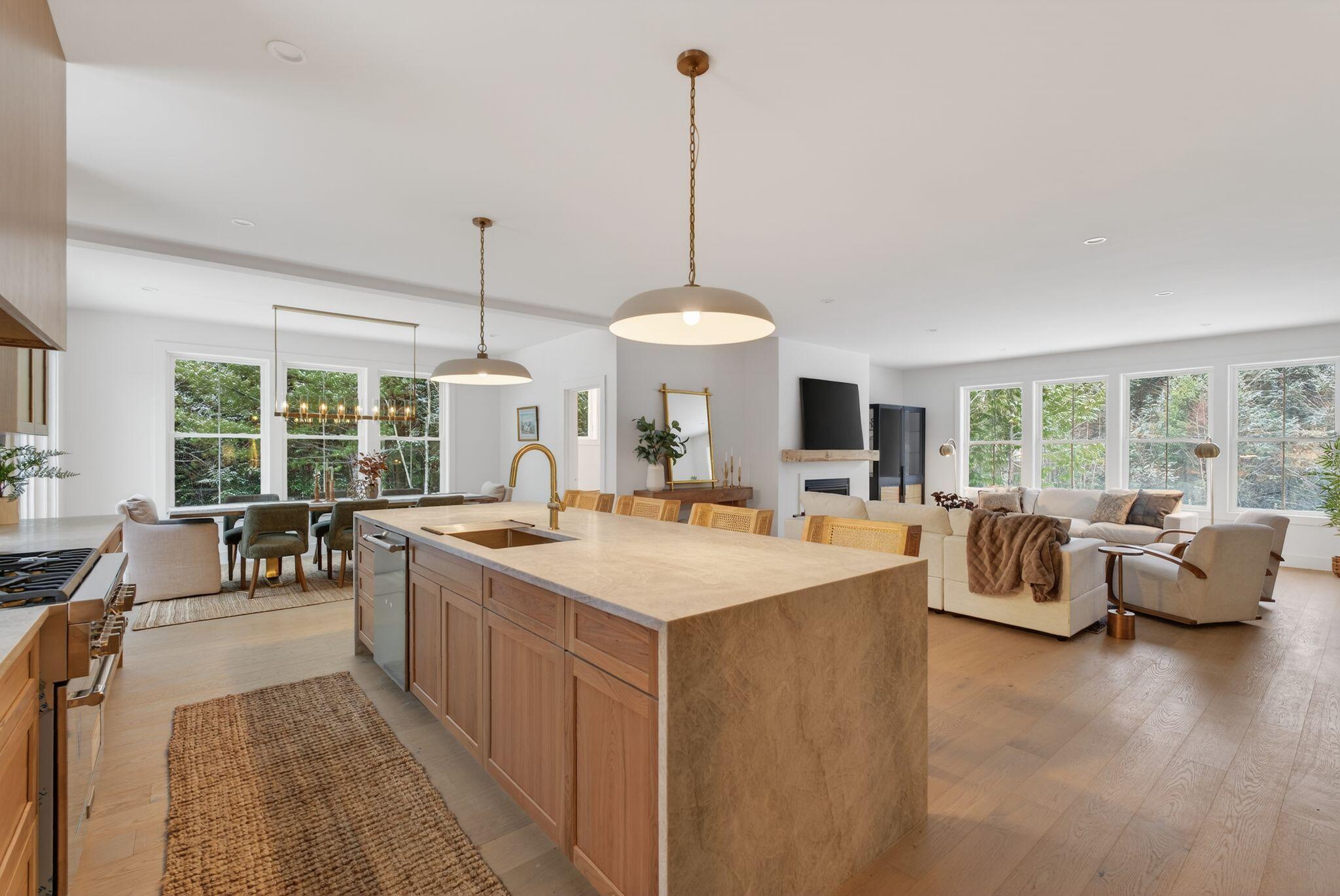 Falmouth, Maine, 04105, United States, 4 Bedrooms Bedrooms, ,4 BathroomsBathrooms,Residential,Active,2007173