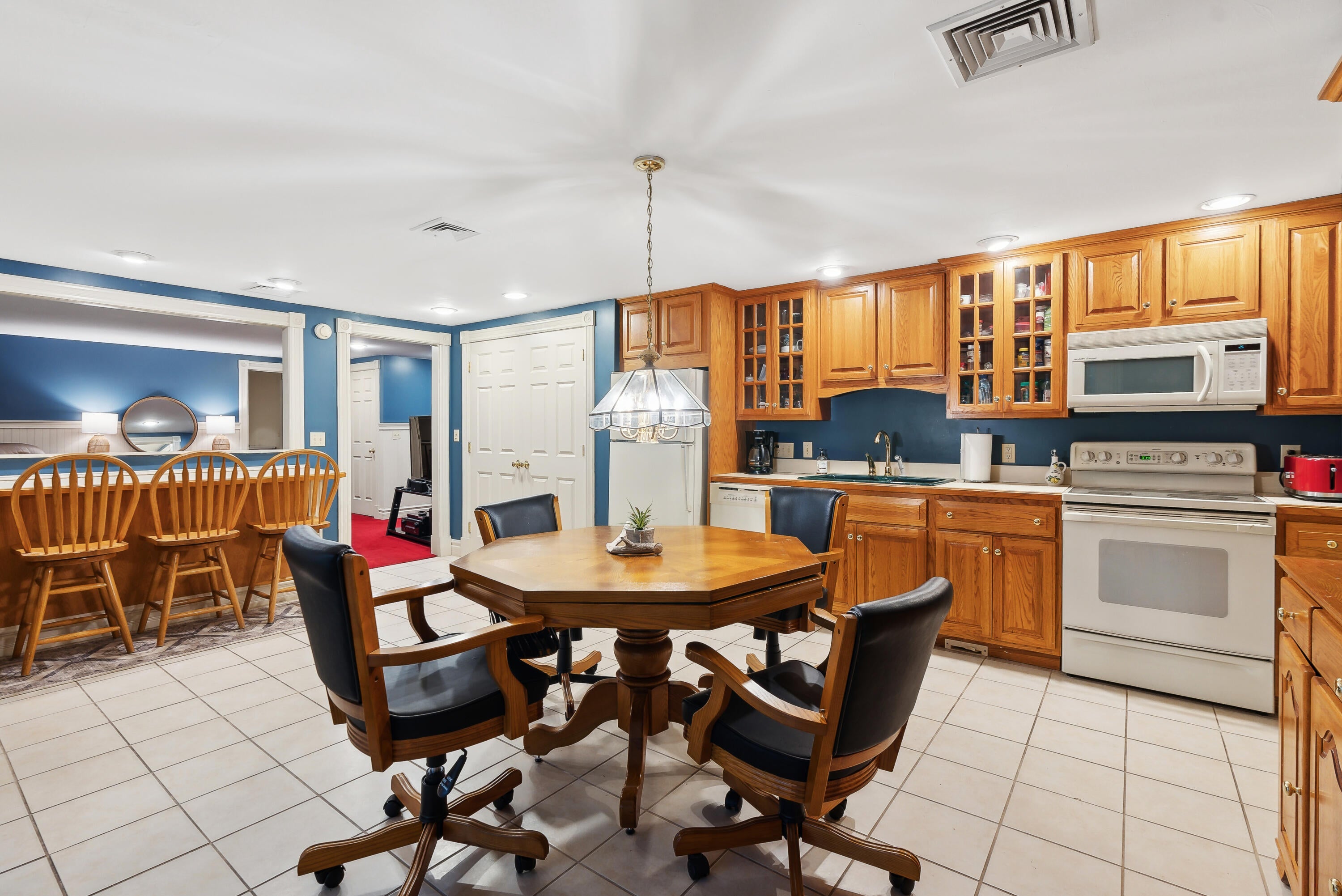 Saco, Maine, 04072, United States, 8 Bedrooms Bedrooms, ,9 BathroomsBathrooms,Residential,Active,1839757