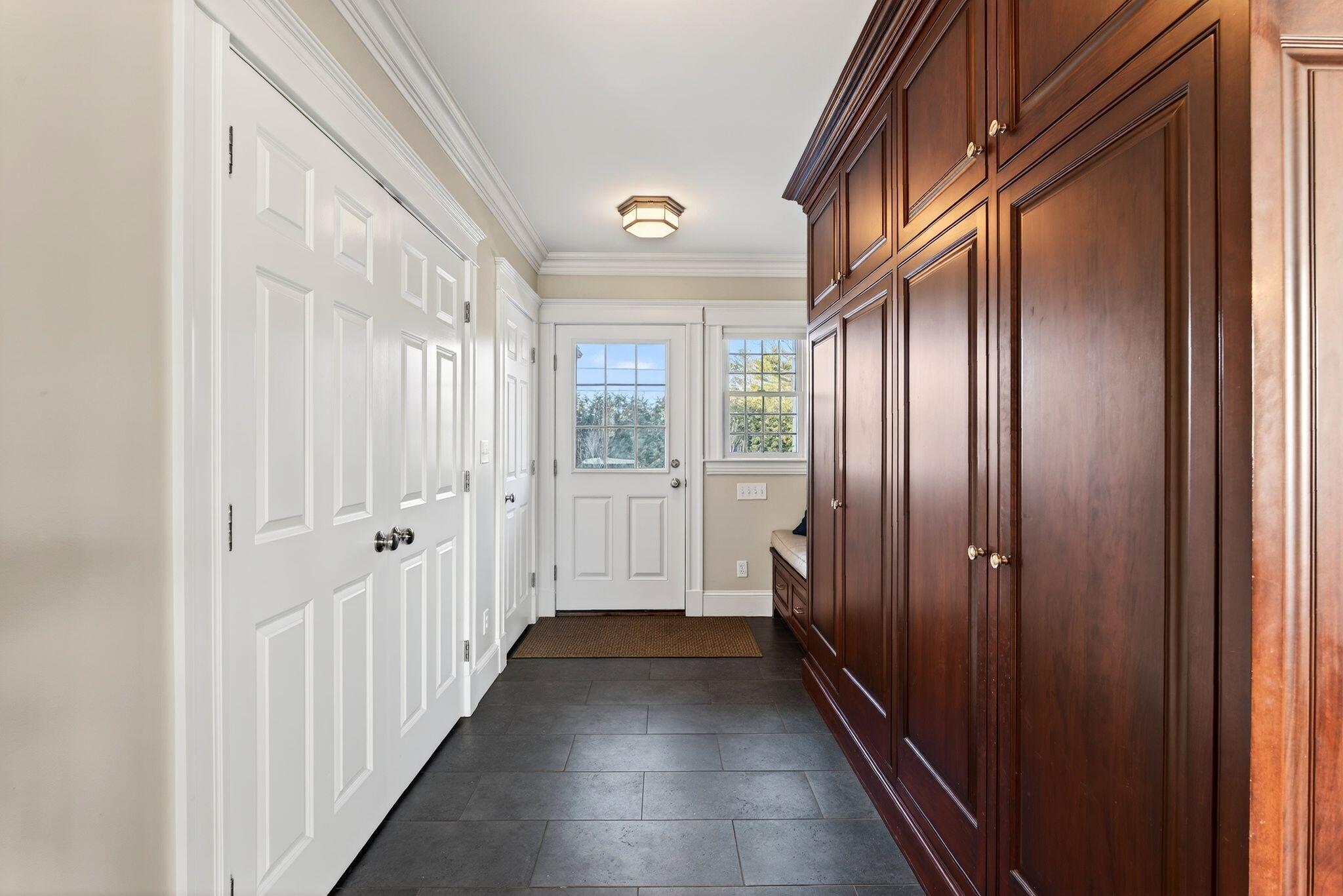 Falmouth, Maine, 04105, United States, 5 Bedrooms Bedrooms, ,7 BathroomsBathrooms,Residential,Active,2013455