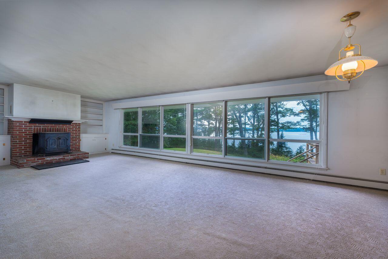 Brunswick, Maine, 04011, United States, 4 Bedrooms Bedrooms, ,3 BathroomsBathrooms,Residential,Active,1900497