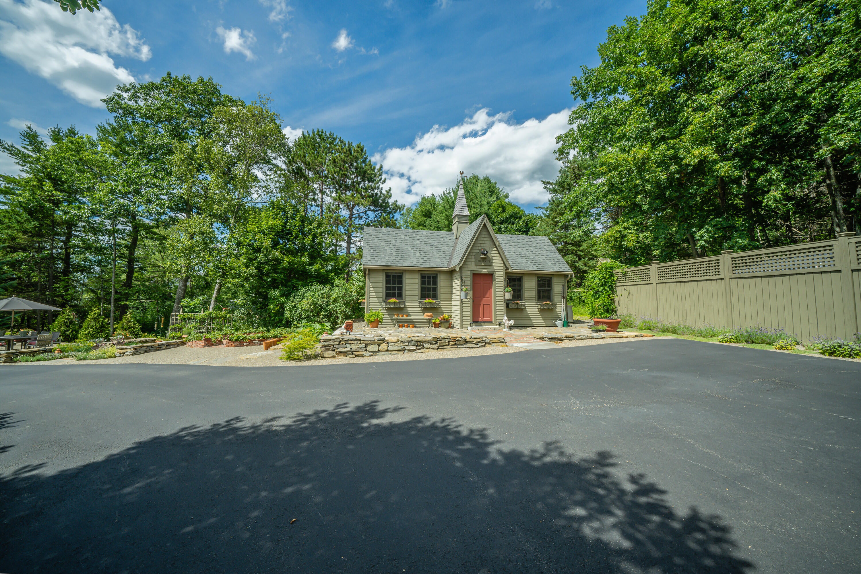 Belfast, Maine, 04915, United States, ,2 BathroomsBathrooms,Residential,Active,1762819