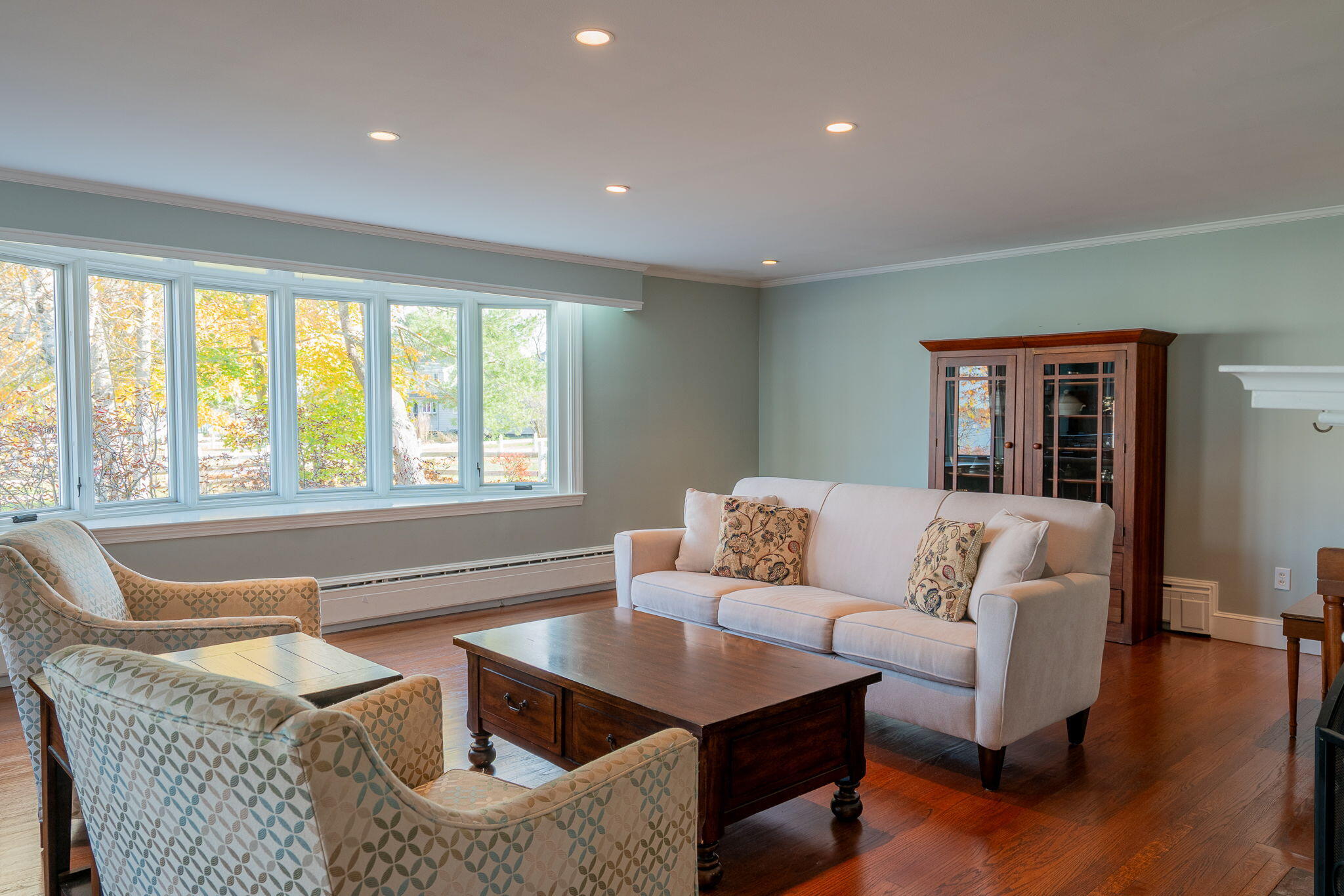 Cumberland, Maine, 04110, United States, 5 Bedrooms Bedrooms, ,3 BathroomsBathrooms,Residential,Active,1989779