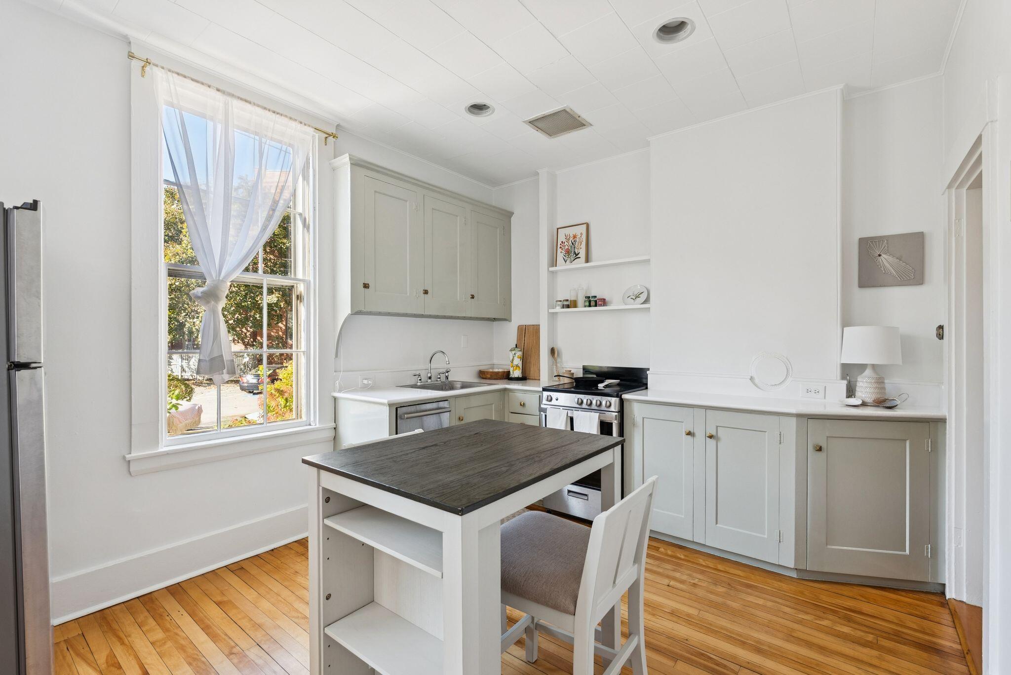 Portland, Maine, 04102, United States, 4 Bedrooms Bedrooms, ,3 BathroomsBathrooms,Residential,Active,1965802