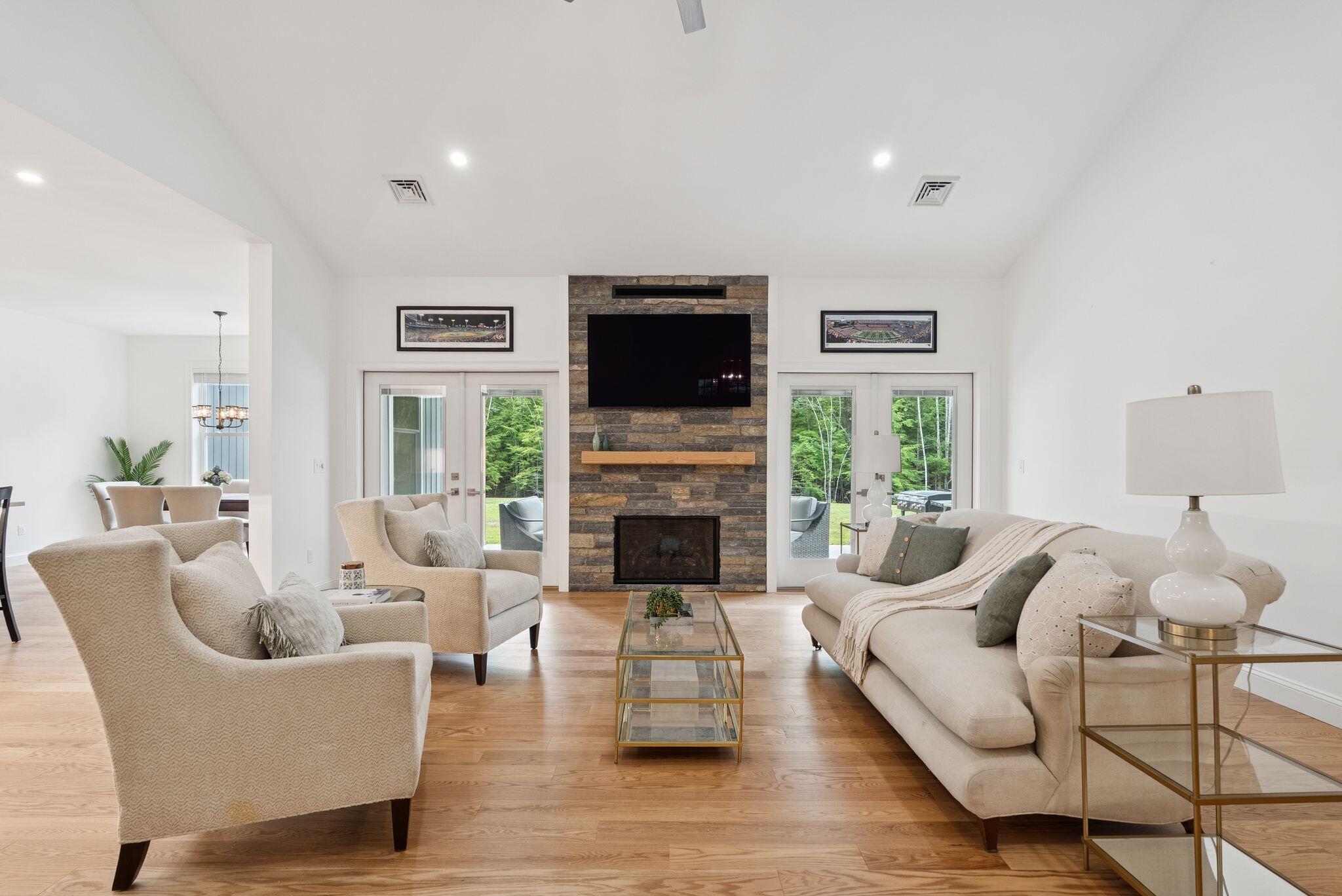 Buxton, Maine, 04093, United States, 4 Bedrooms Bedrooms, ,4 BathroomsBathrooms,Residential,Active,1909608