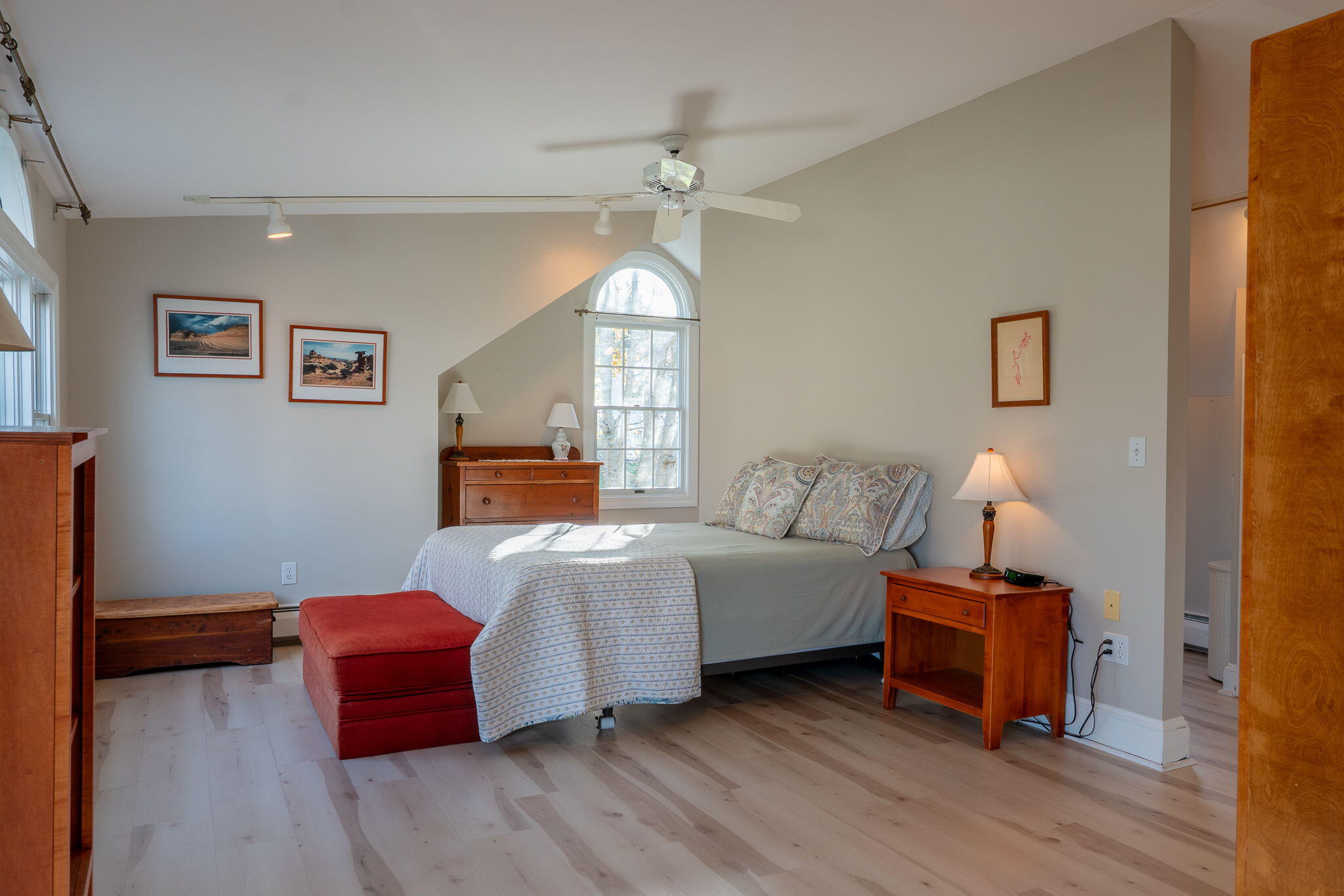 Cumberland, Maine, 04110, United States, 5 Bedrooms Bedrooms, ,3 BathroomsBathrooms,Residential,Active,1989779