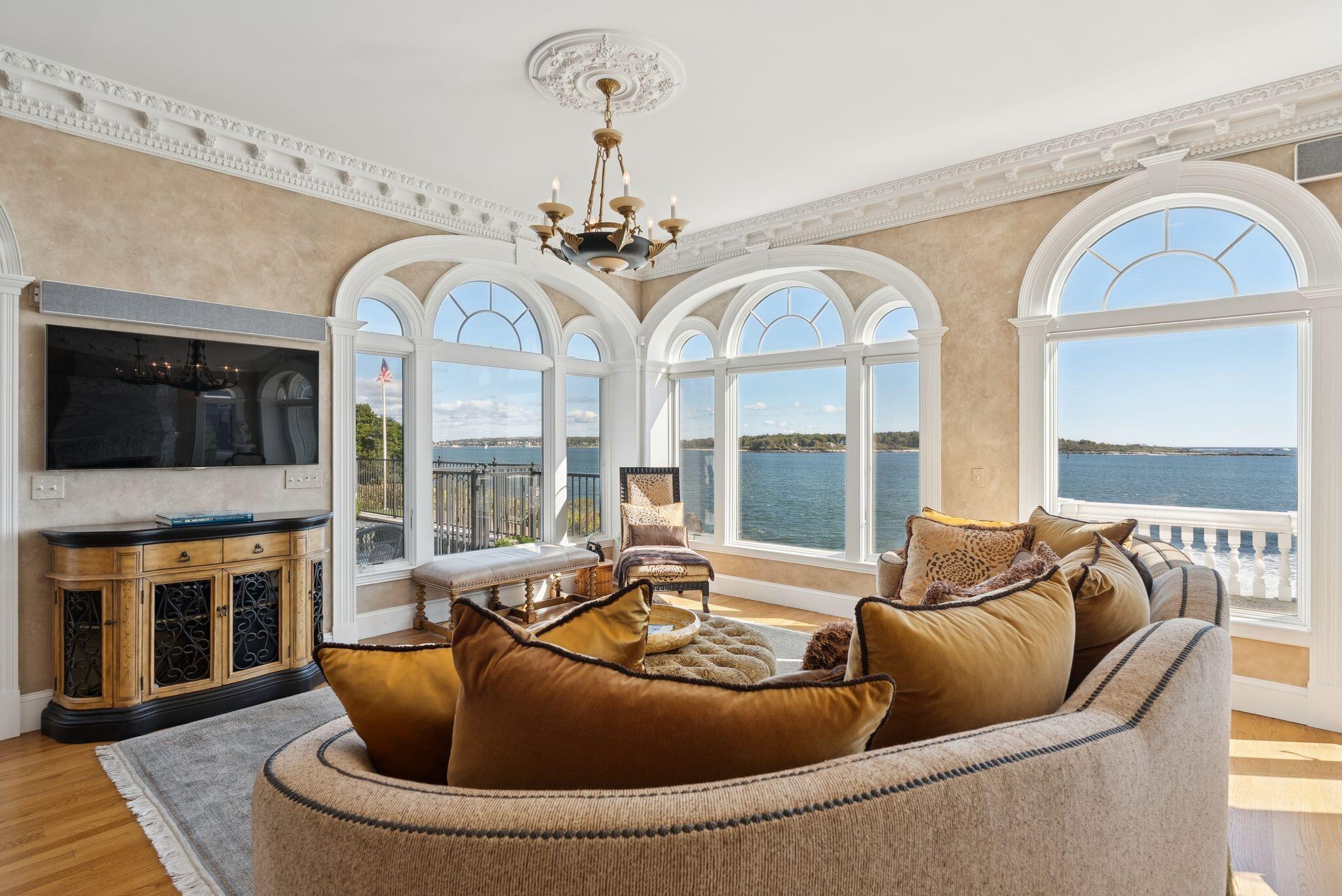 South Portland, Maine, 04106, United States, 3 Bedrooms Bedrooms, ,5 BathroomsBathrooms,Residential,Active,1954023