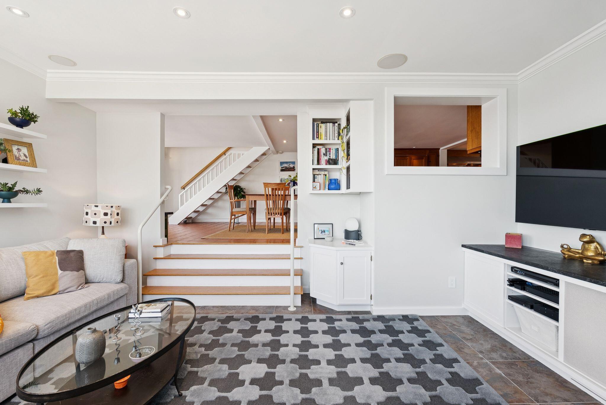 South Portland, Maine, 04106, United States, 3 Bedrooms Bedrooms, ,2 BathroomsBathrooms,Residential,Active,1951791