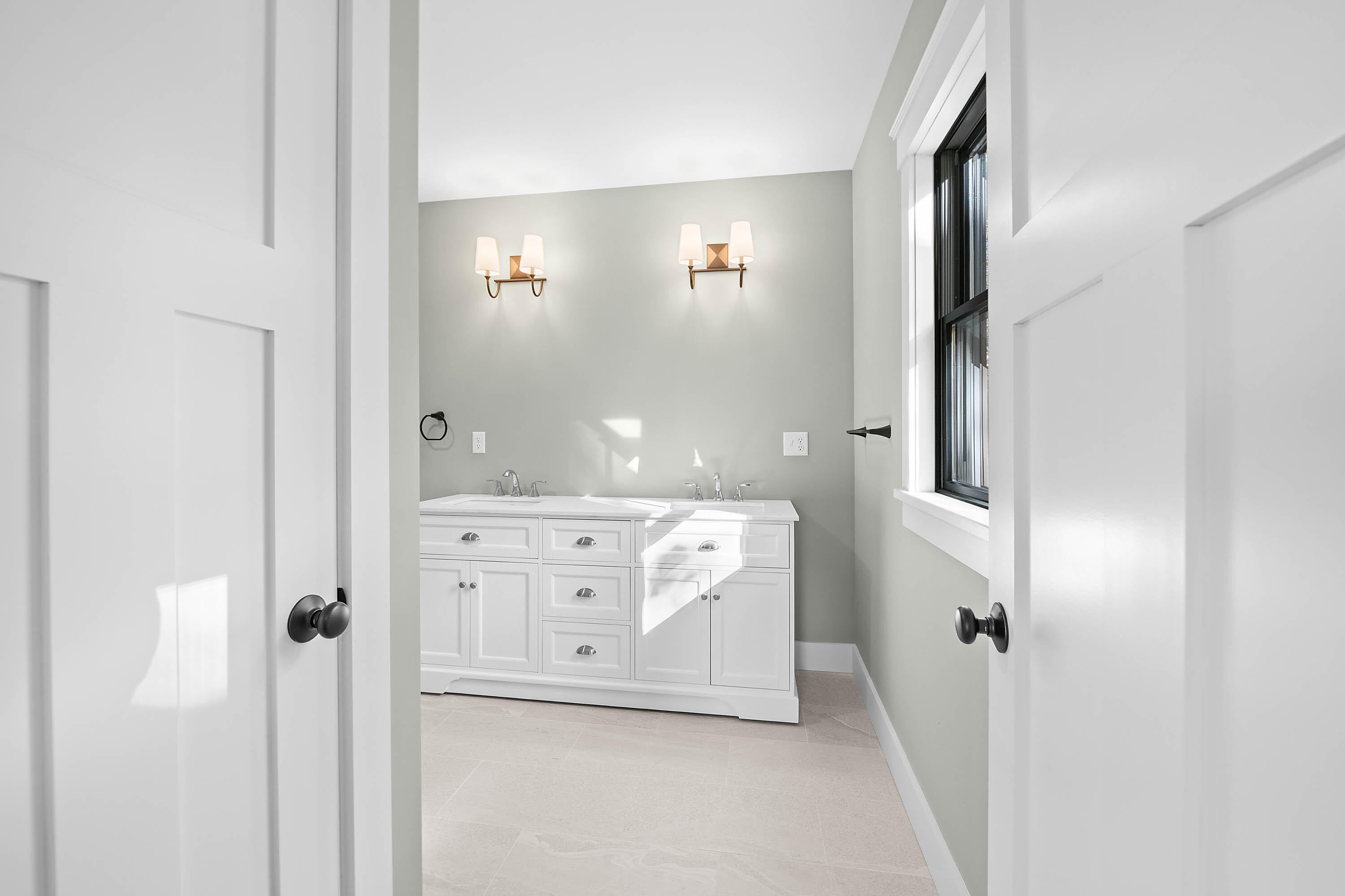 Kennebunkport, Maine, 04046, United States, 4 Bedrooms Bedrooms, ,4 BathroomsBathrooms,Residential,Active,1968434