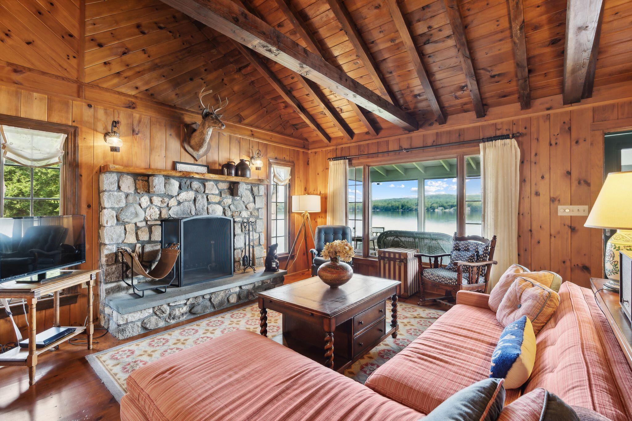 Naples, Maine, 04055, United States, 9 Bedrooms Bedrooms, ,8 BathroomsBathrooms,Residential,Active,1905064