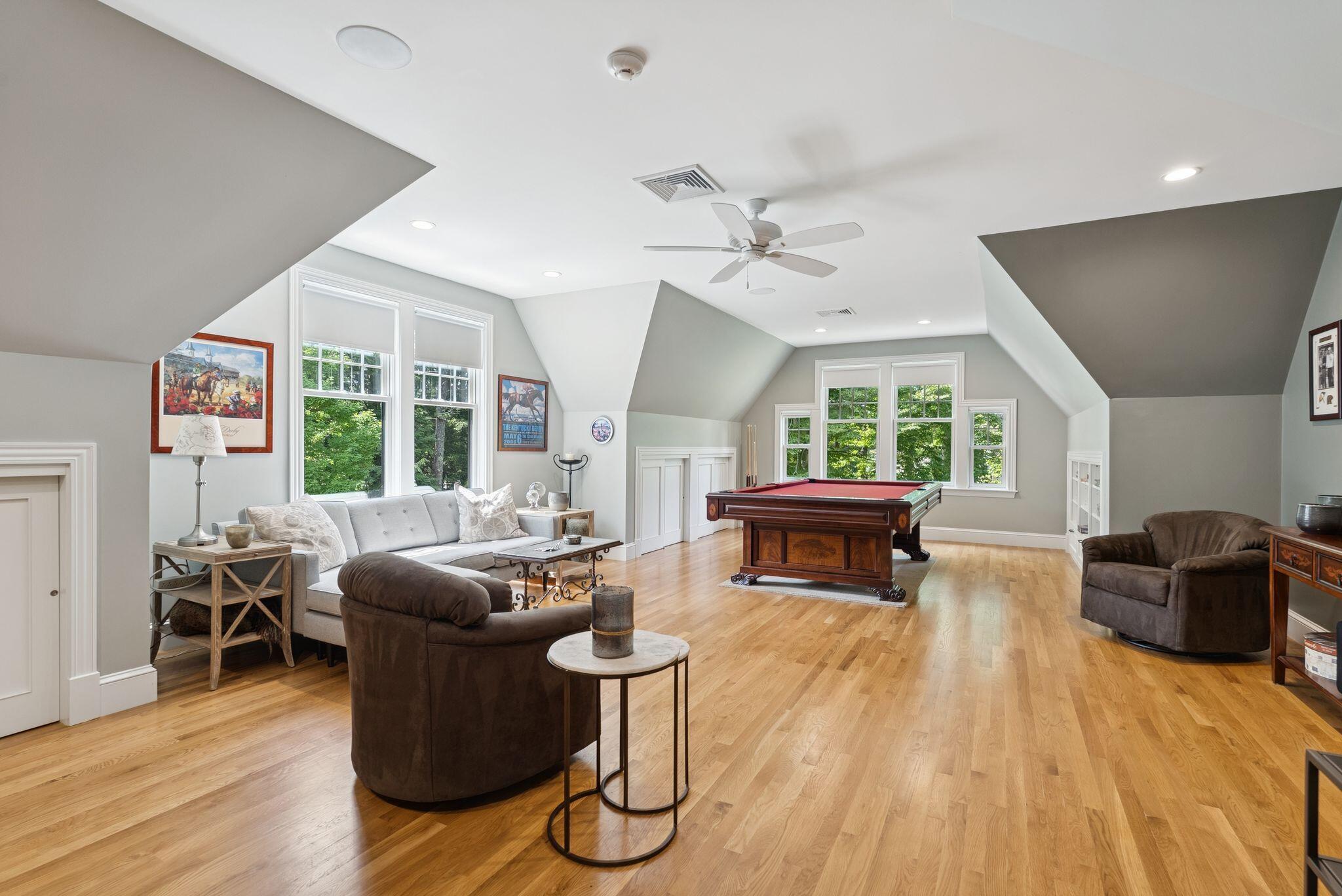 Falmouth, Maine, 04105, United States, 5 Bedrooms Bedrooms, ,6 BathroomsBathrooms,Residential,Active,1952276