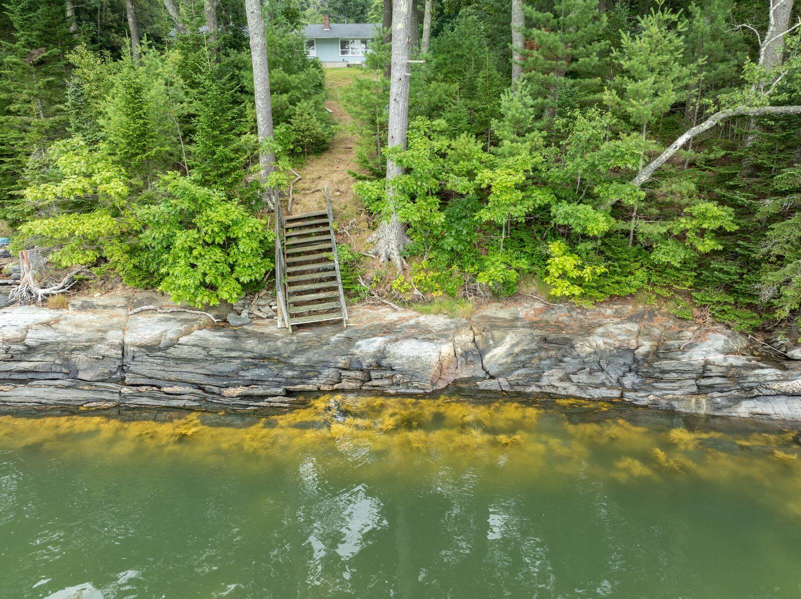 Brunswick, Maine, 04011, United States, 4 Bedrooms Bedrooms, ,3 BathroomsBathrooms,Residential,Active,1900497