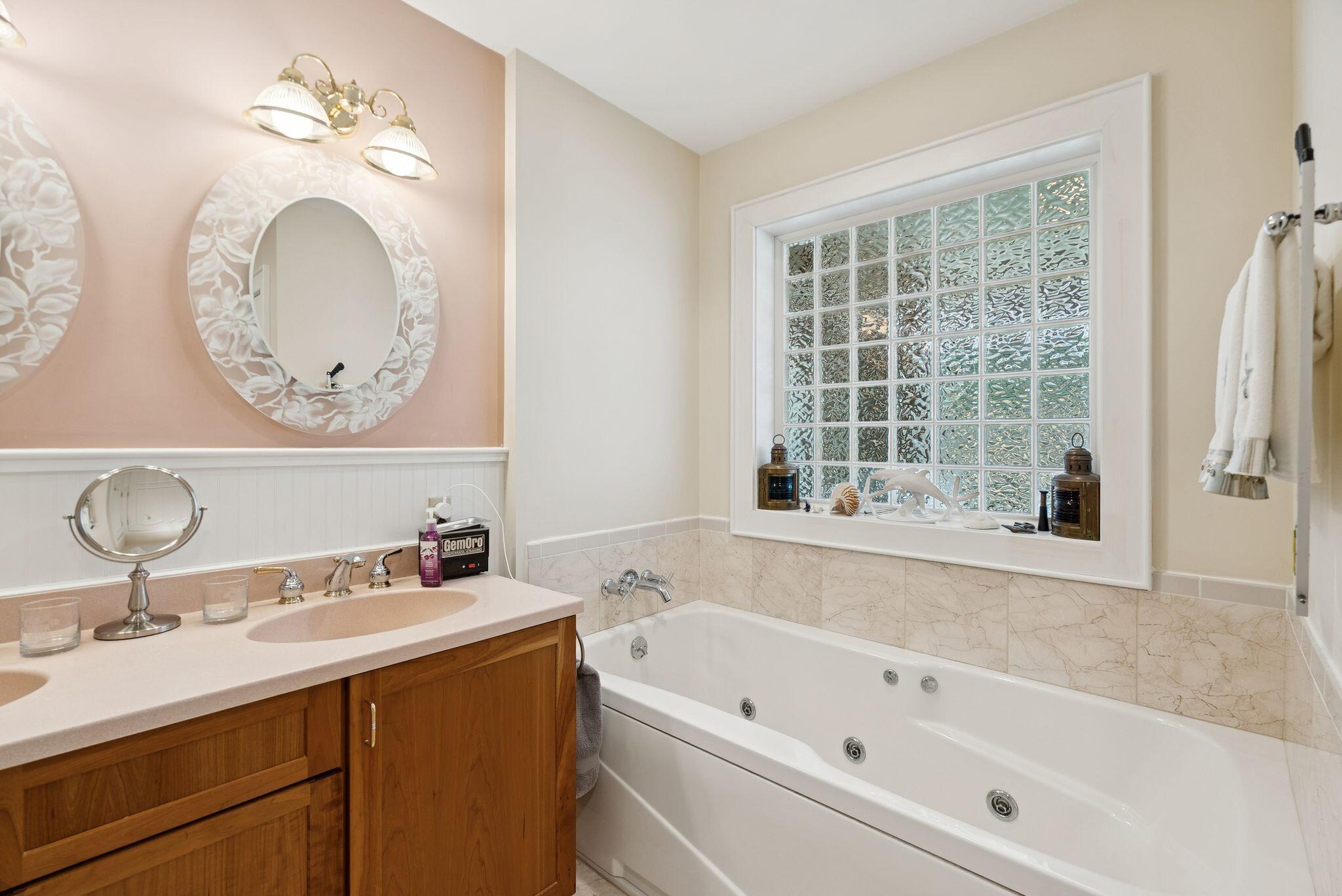 Brunswick, Maine, 04011, United States, 3 Bedrooms Bedrooms, ,3 BathroomsBathrooms,Residential,Active,1985566